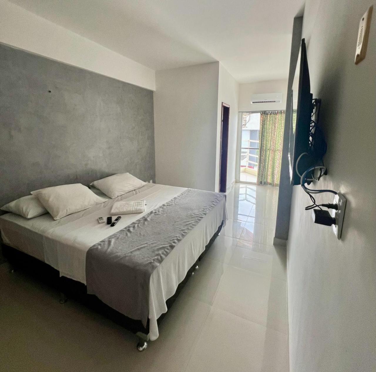 Deluxe King Suite photo 1