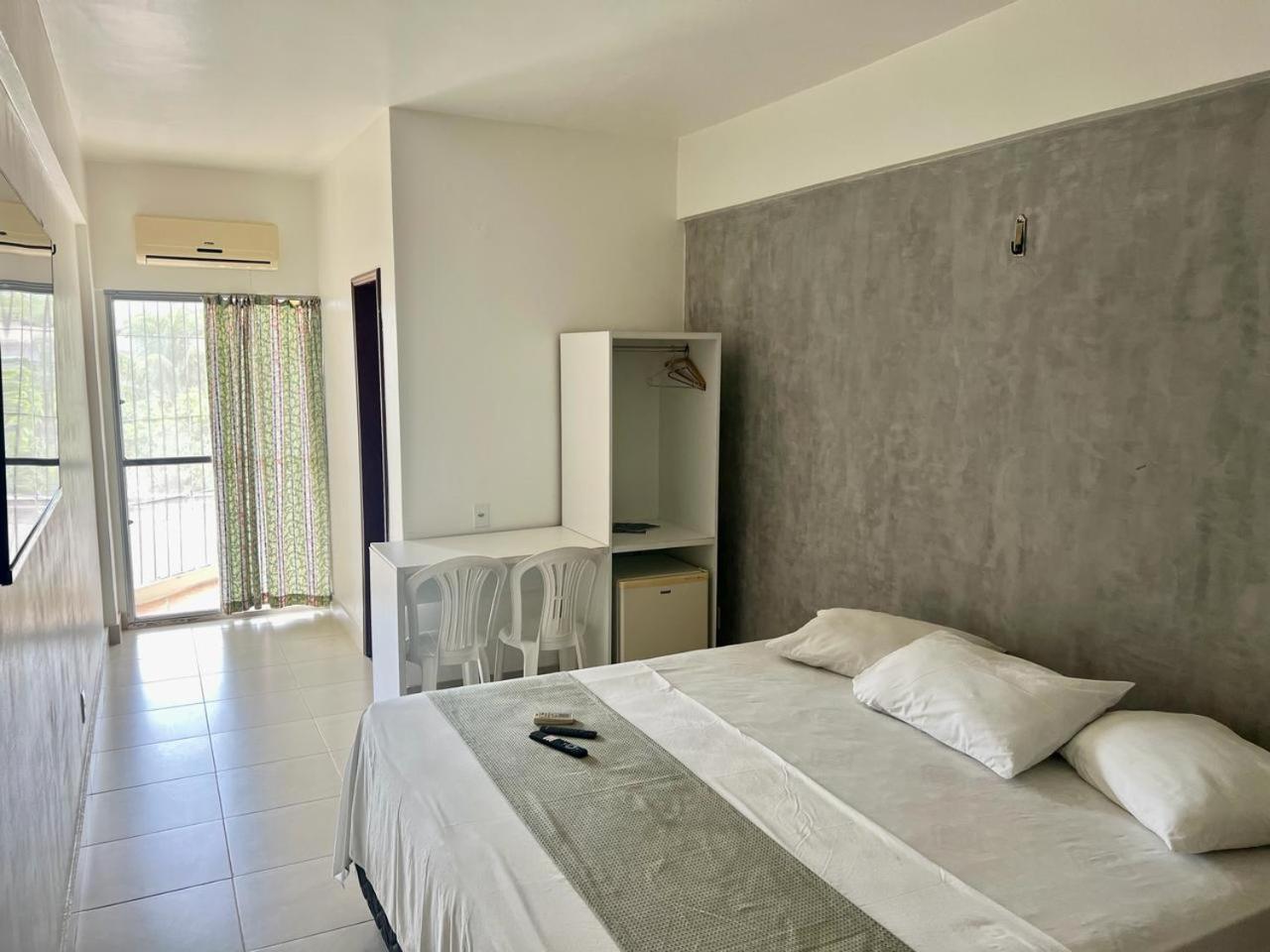 Deluxe King Suite photo 2