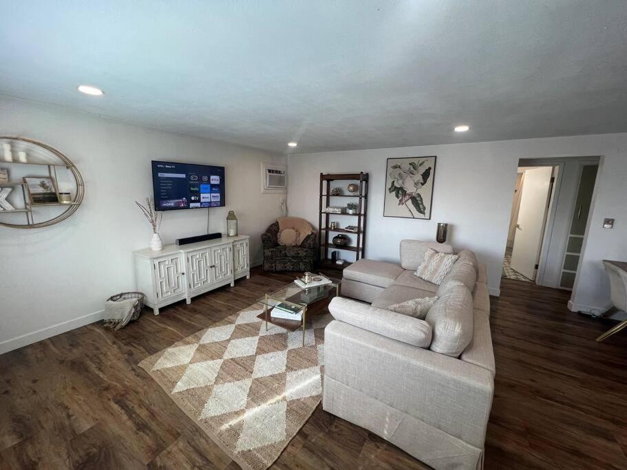 Two-Bedroom House photo 3