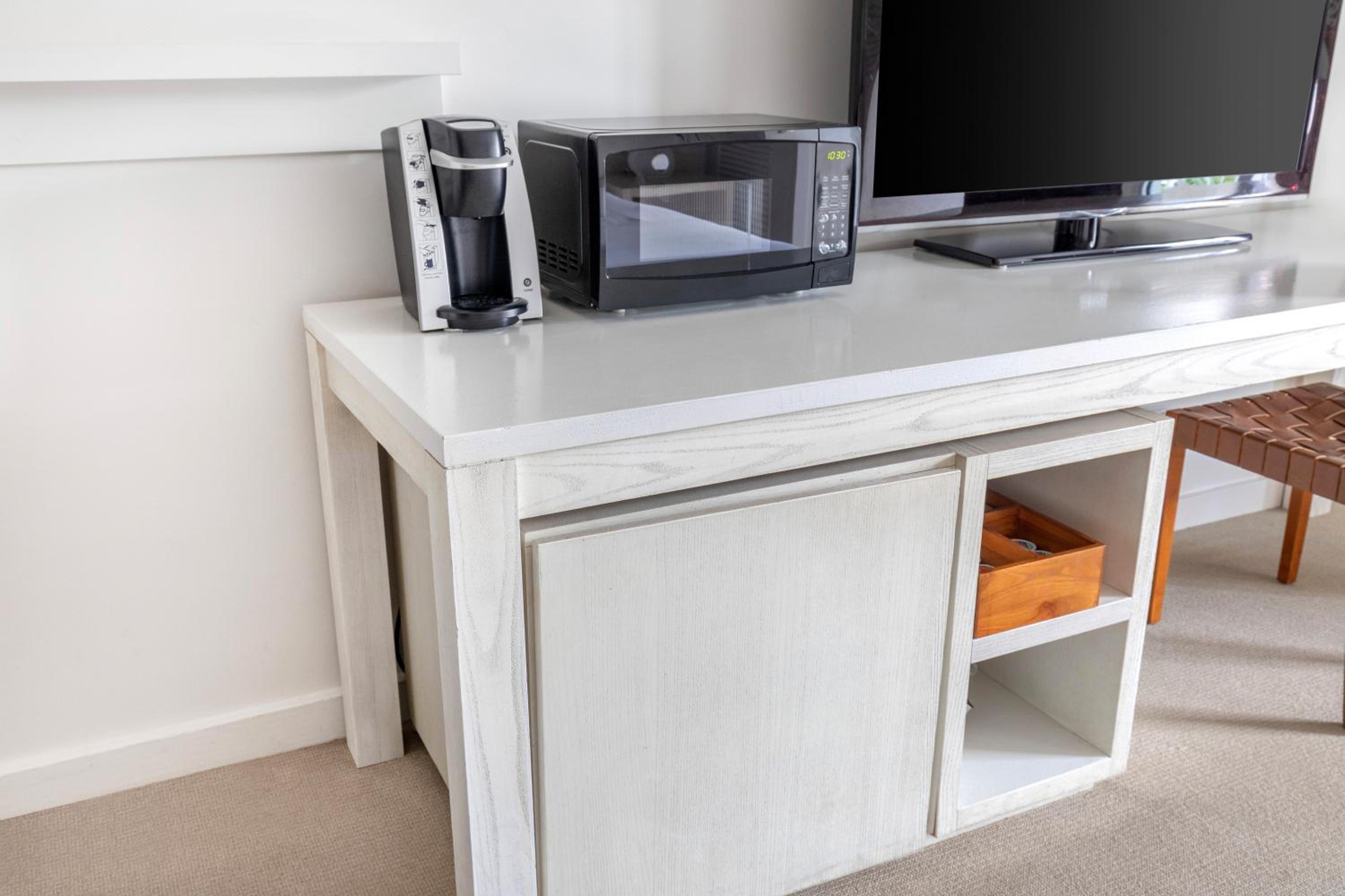 Premier Double Room with Two Double Beds and City View - Photo 2