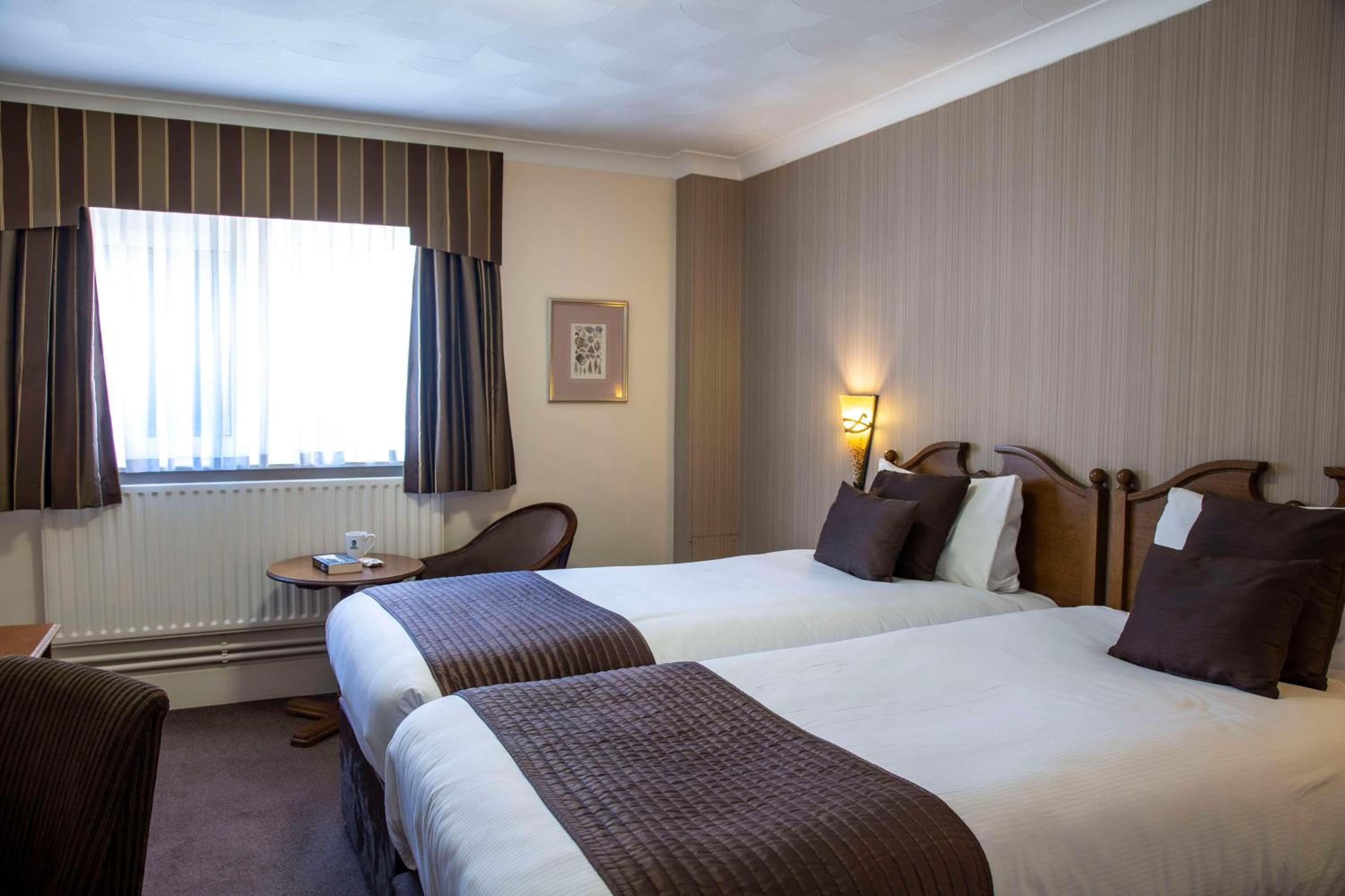 Standard Twin Room - Non-Smoking - Photo 1