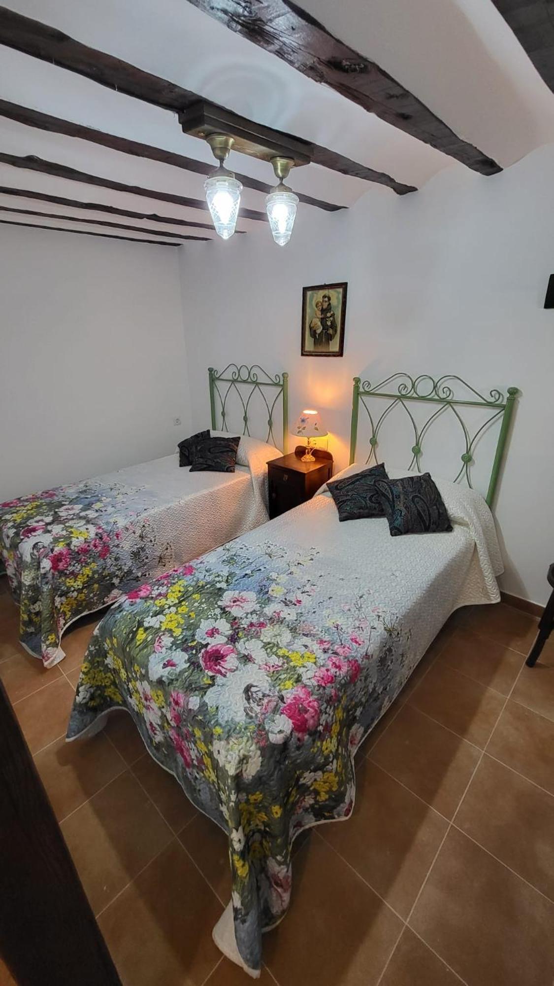 Quadruple Room with Private Bathroom photo 2