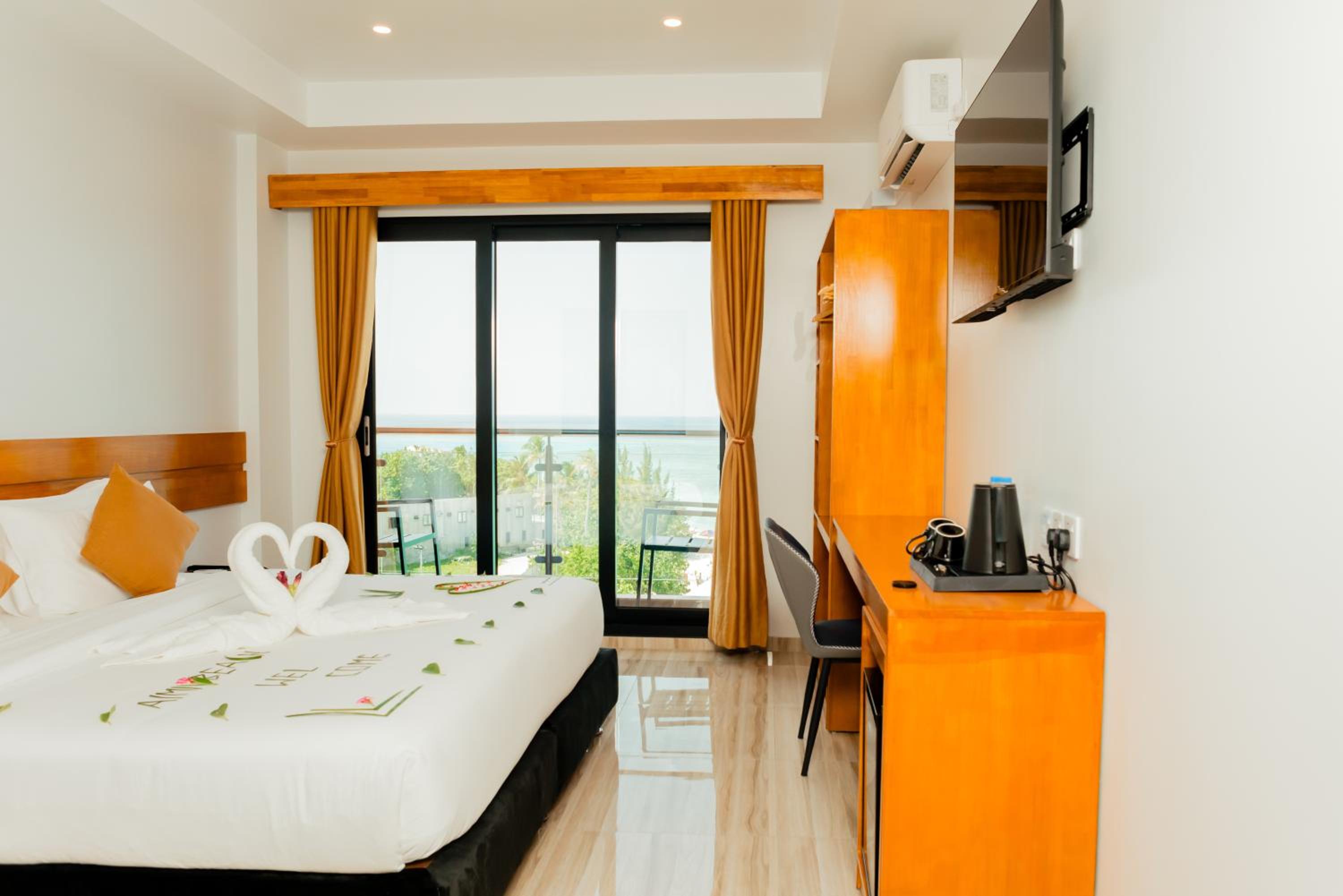 Deluxe Double Room With Balcony And Sea View photo 2