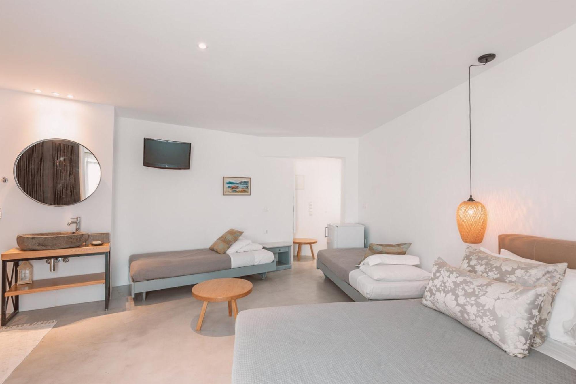 Quadruple Room with Terrace - Ground Floor photo 3