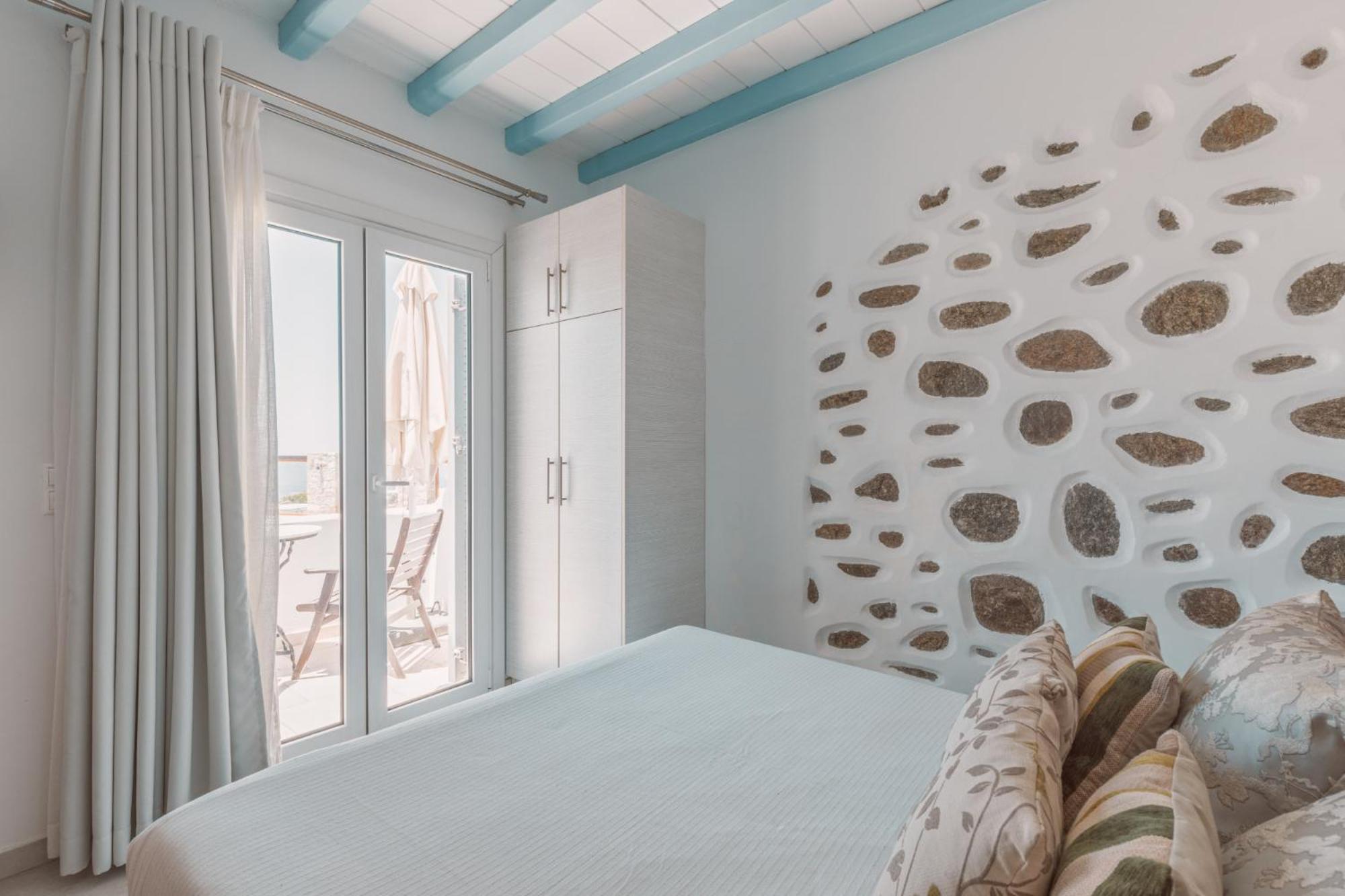 Suite with Indoor Spa Bath and Sea View photo 1
