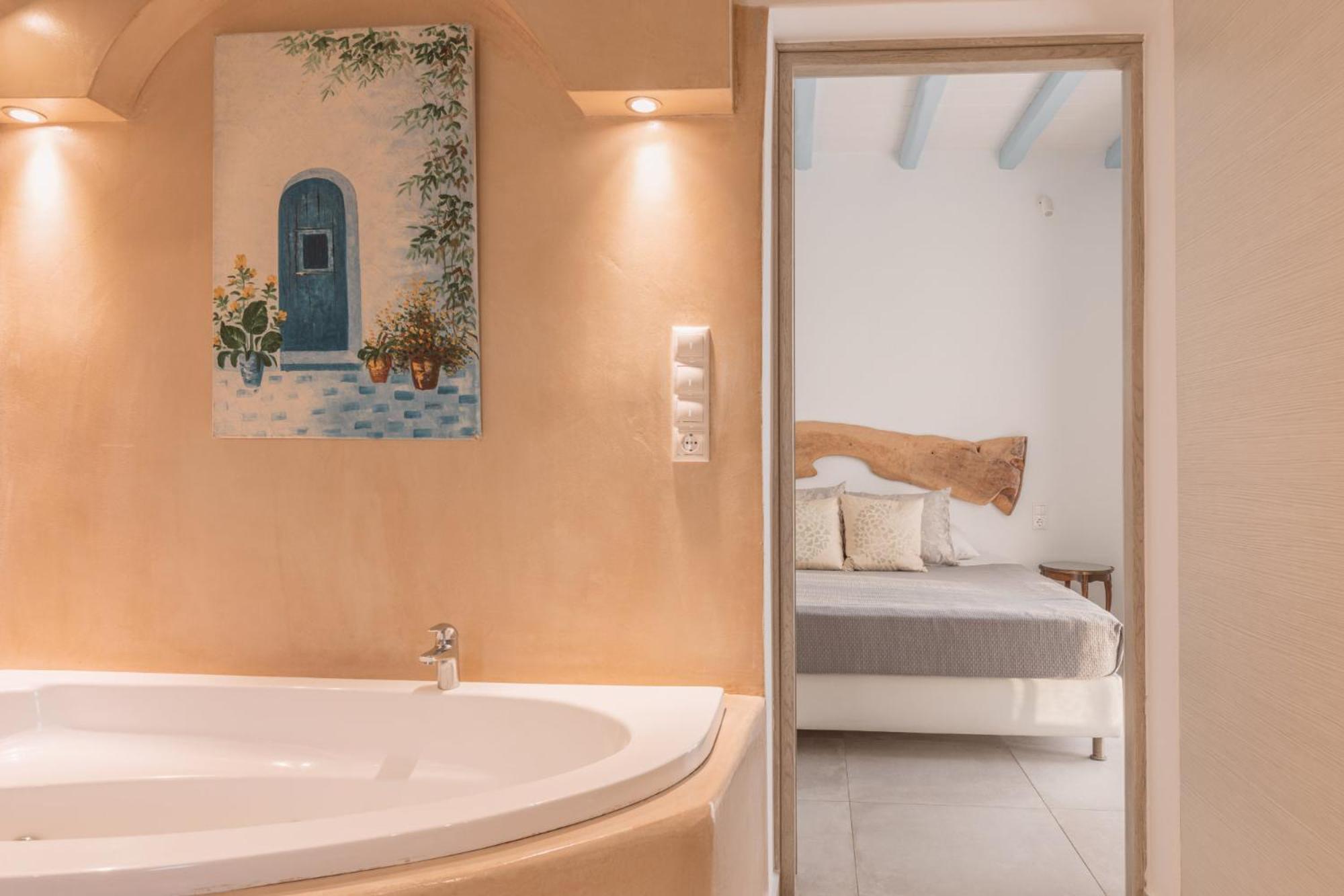 Superior Suite with Indoor Spa Bath and Panoramic Sea View, photo 6