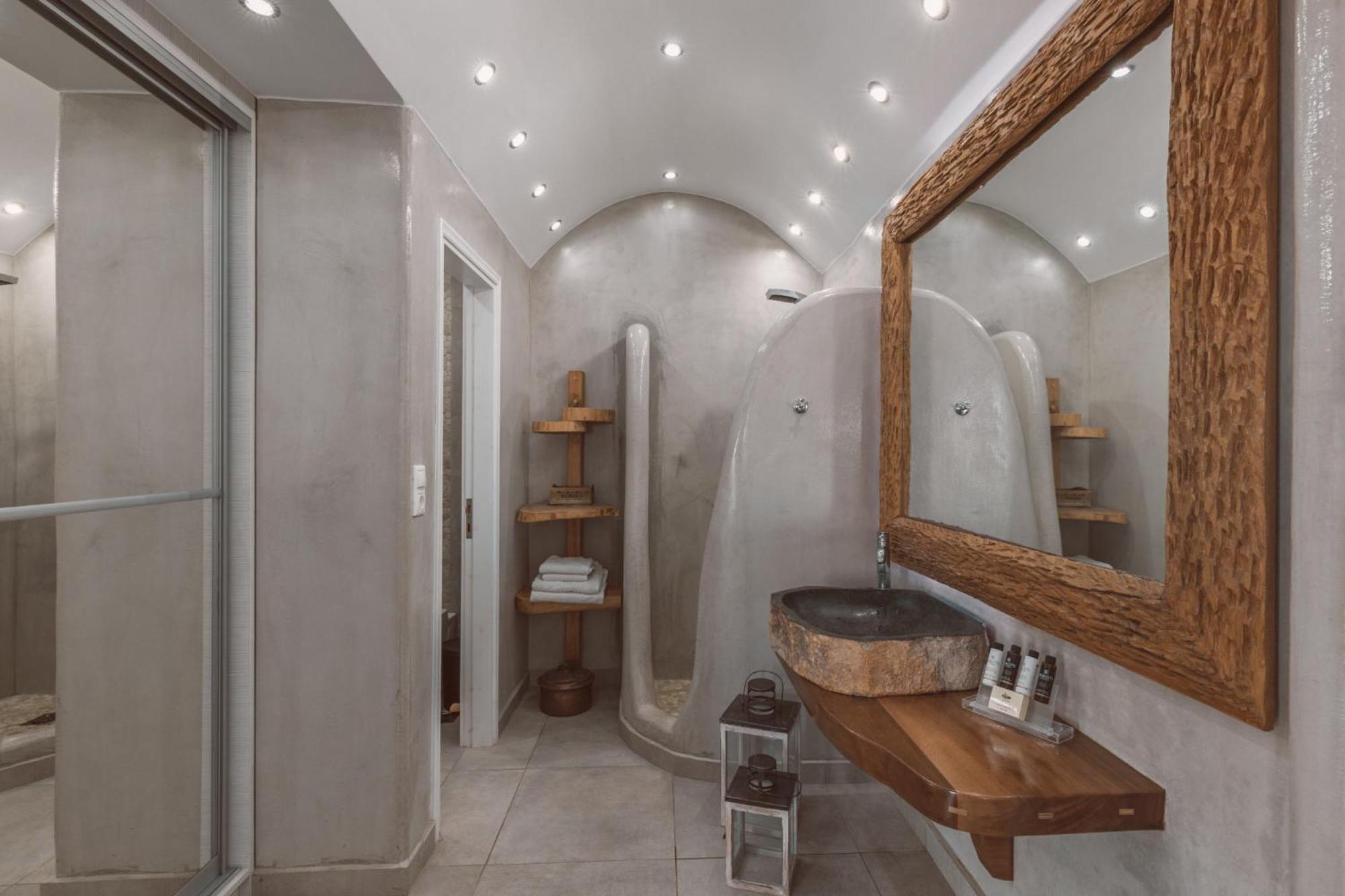 Superior Suite with Outdoor Hot Tub and Panoramic Sea View photo 3