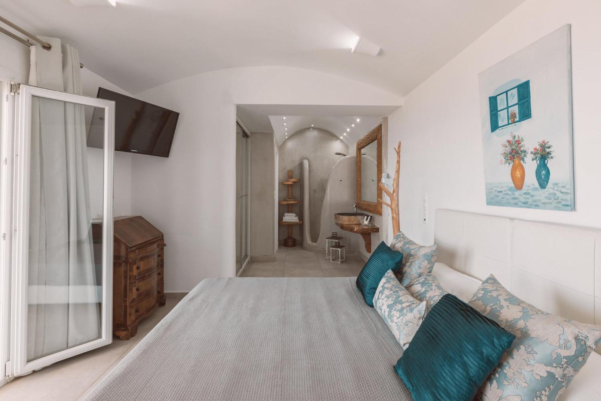 Superior Suite with Outdoor Hot Tub and Panoramic Sea View photo 1