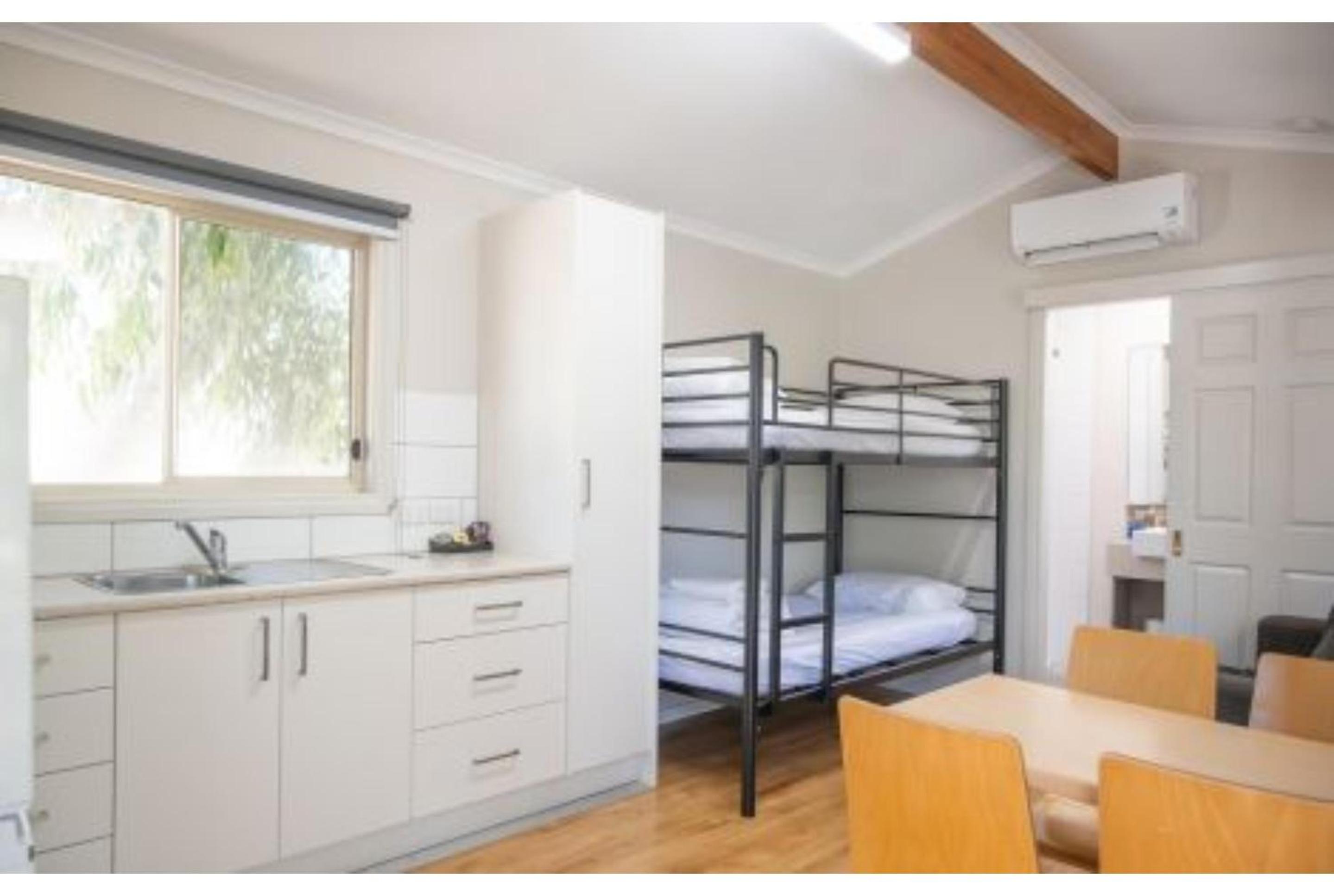 Standard One-Bedroom - Sleeps 4 photo 3