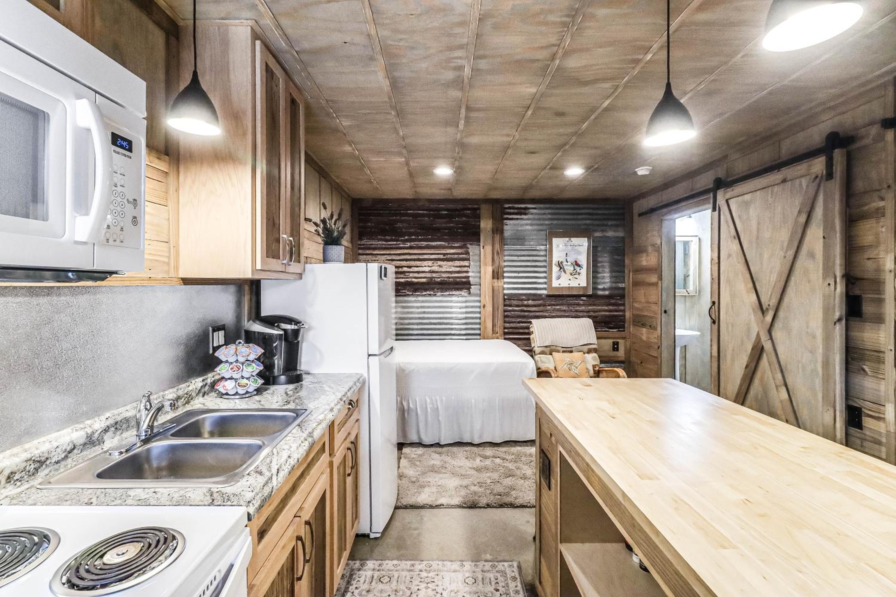One-Bedroom House photo 1