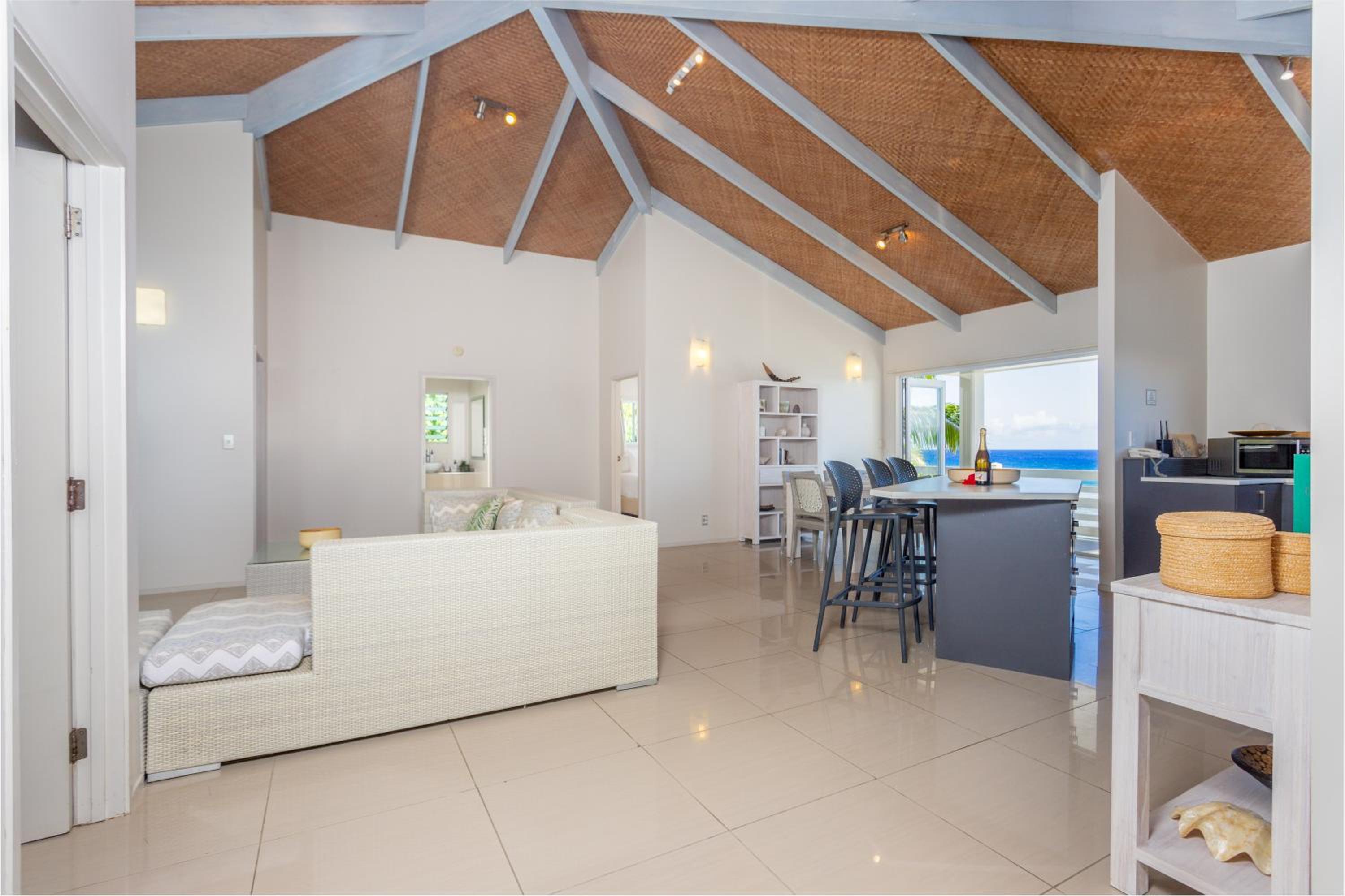 Three-Bedroom Villa with Lagoon View  photo 2