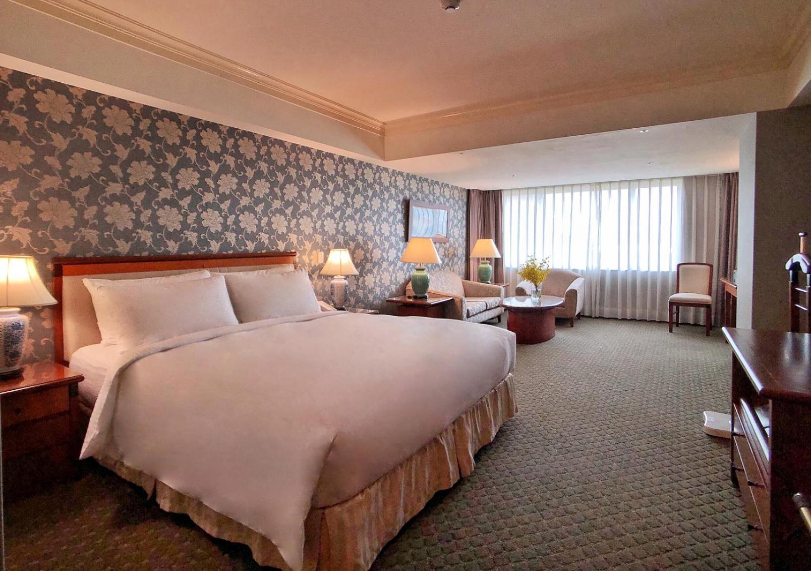 Deluxe Double Room- Executive Floor - Photo 3