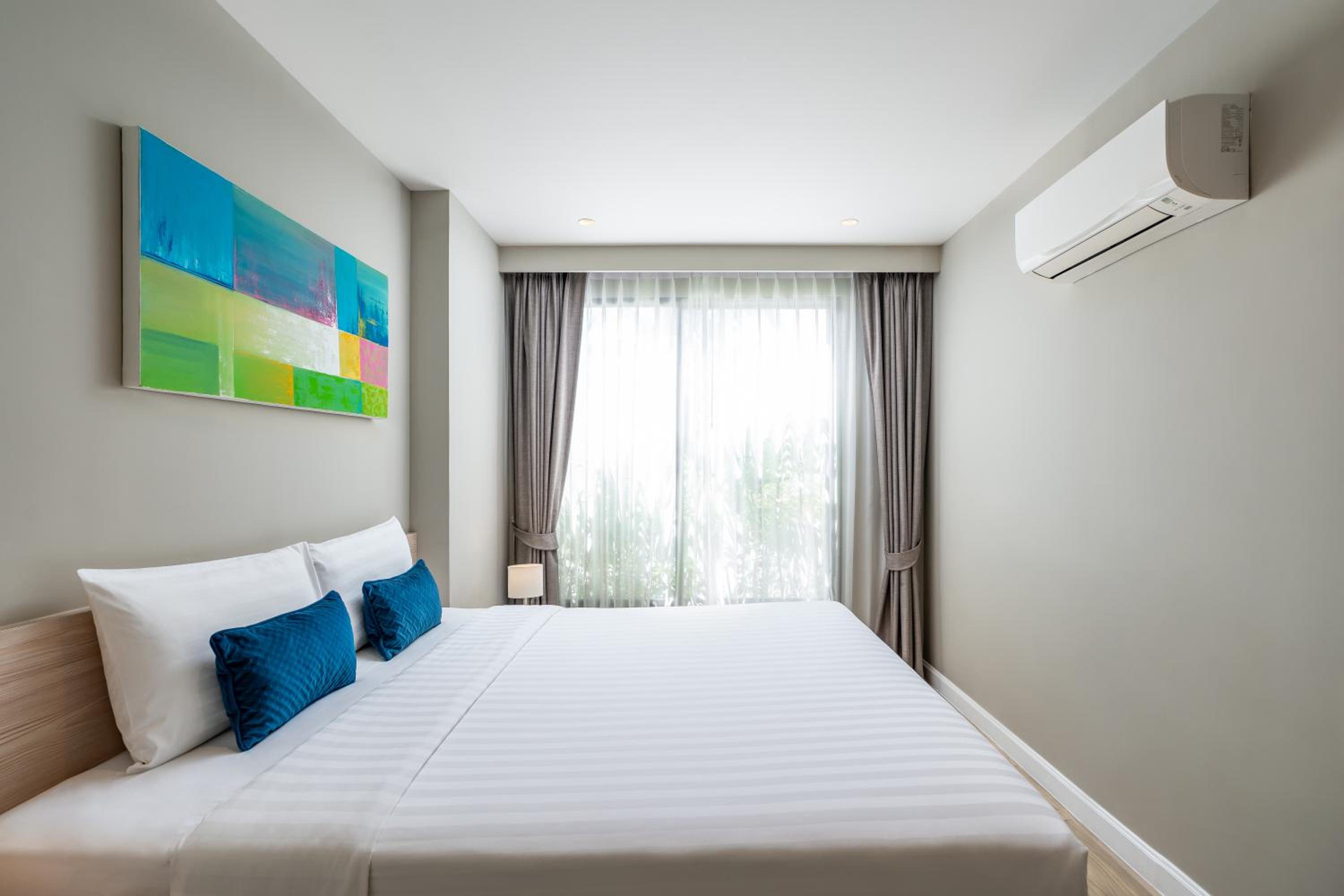 Three-Bedroom Suite - Photo 2