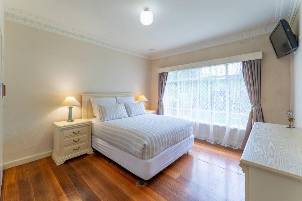 Three-Bedroom House photo 1