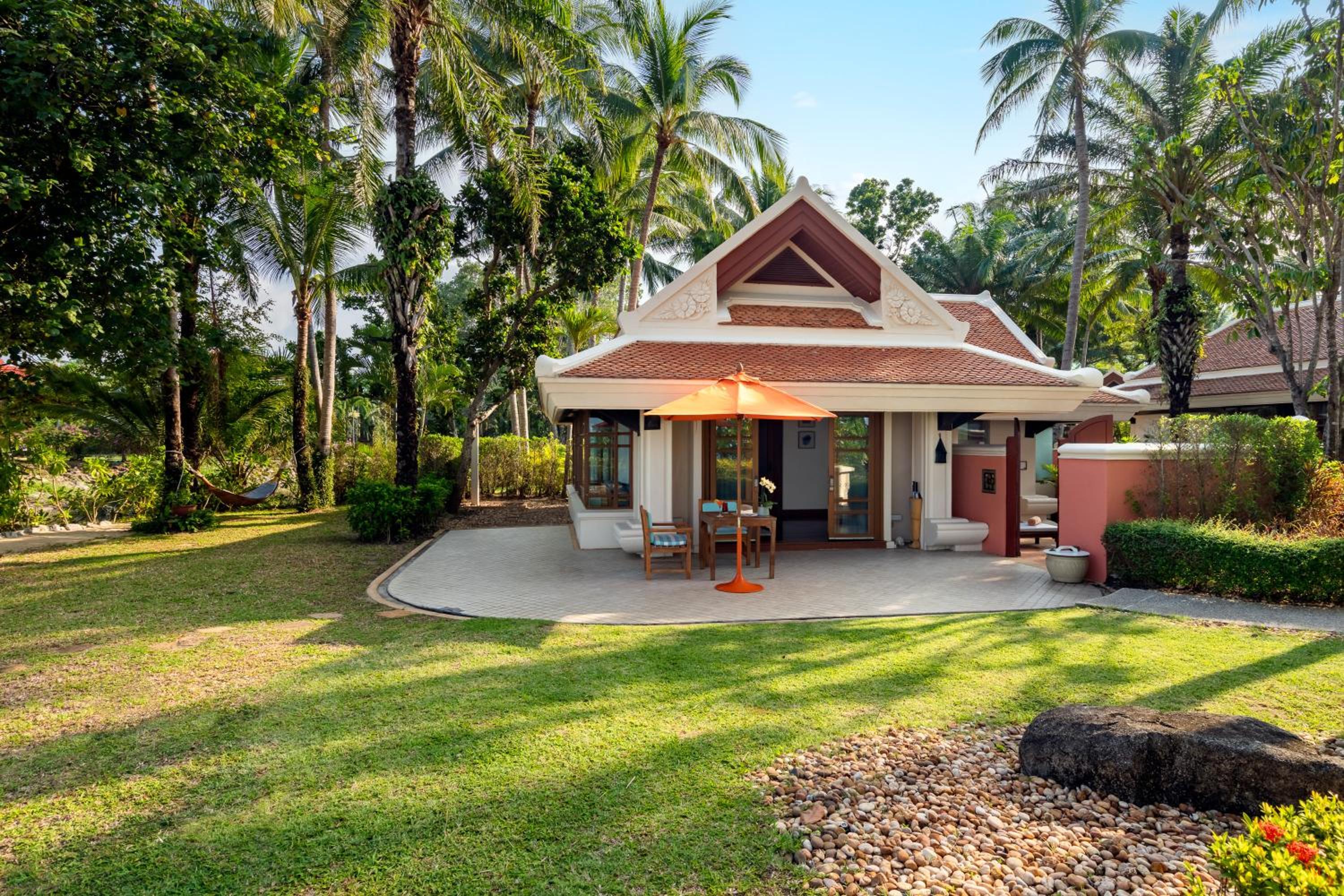 Exclusive Beachfront Garden Villa with Plunge Pool photo 3