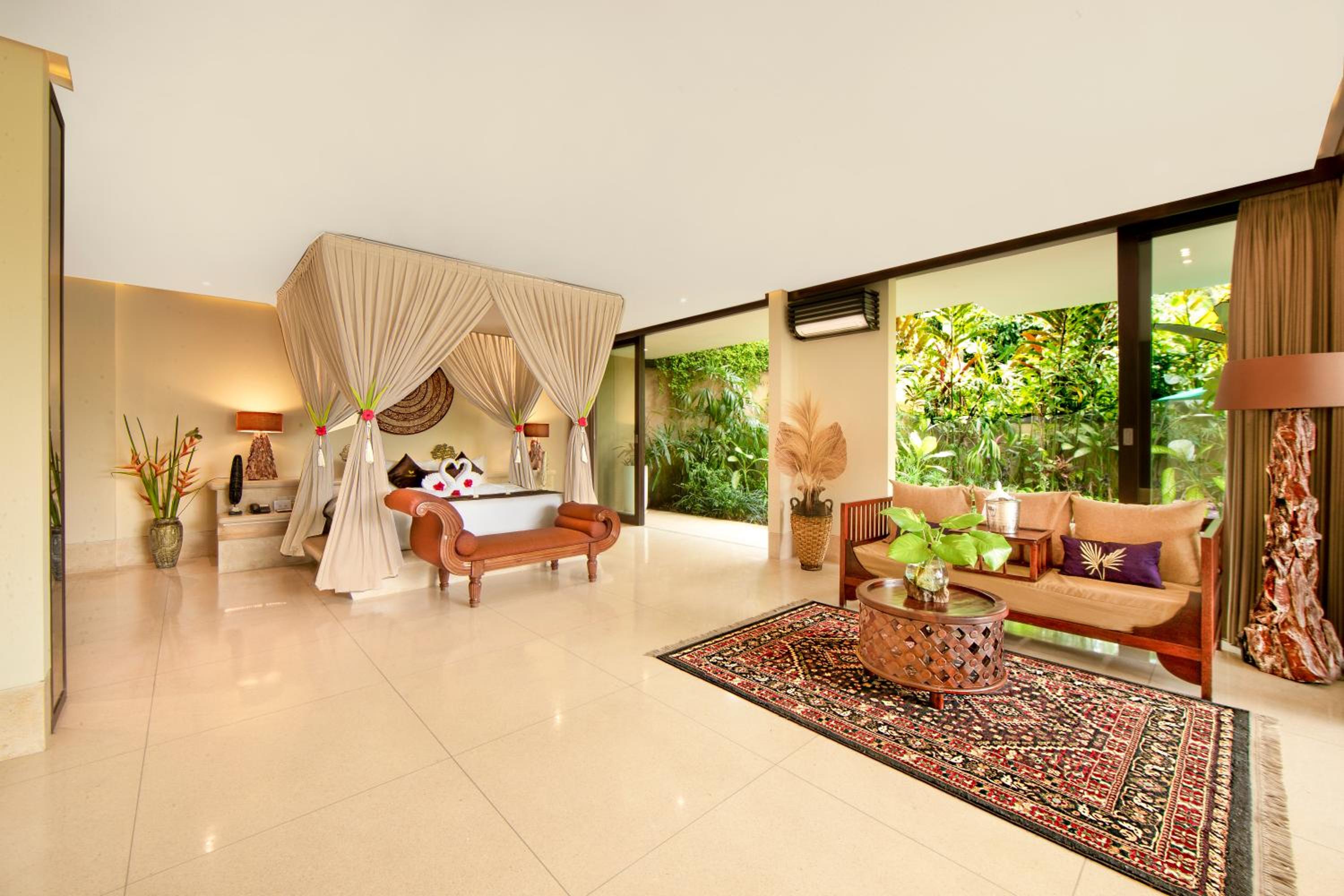 Presidential Royal Suite with Free Daily Sunset Yoga and Afternoon Tea photo 1
