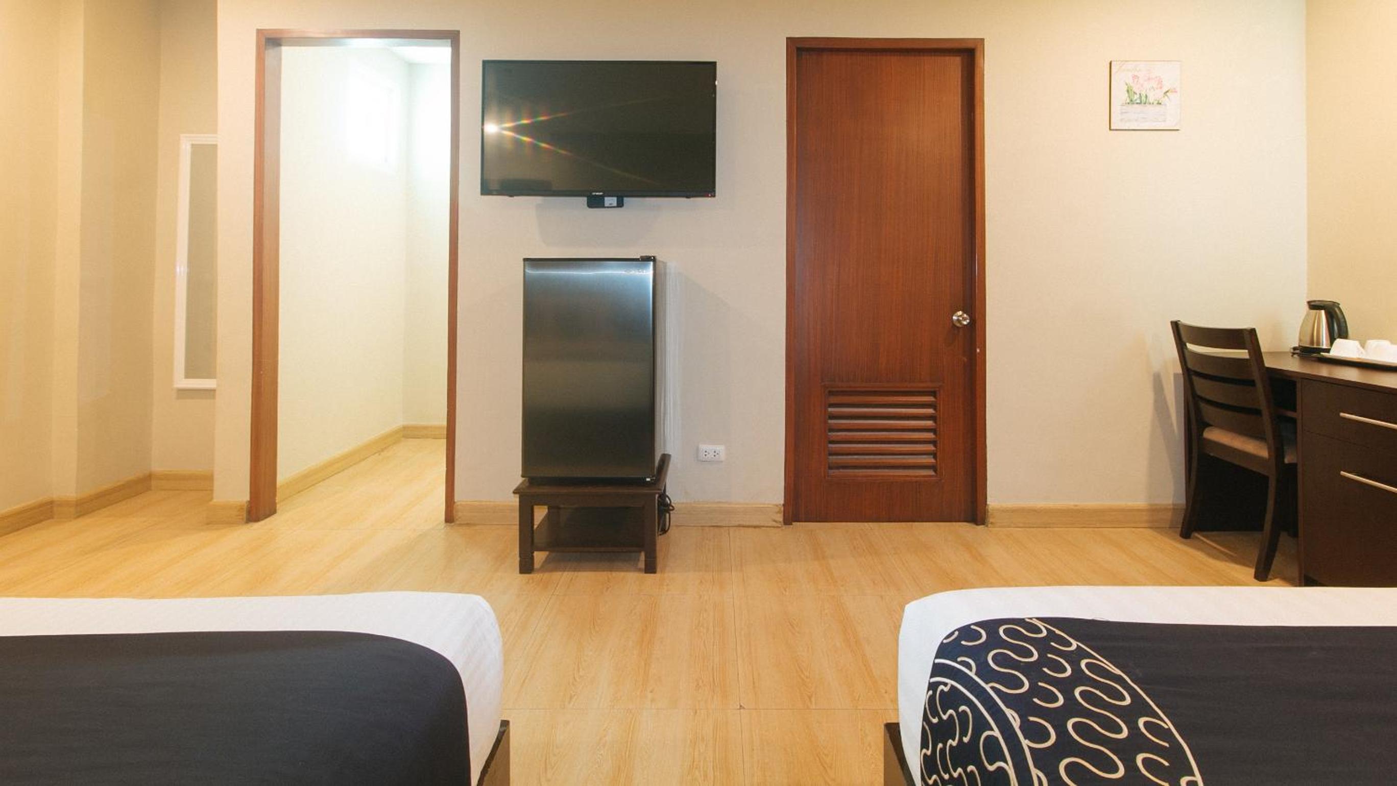 Premiere Family Room - Photo 4