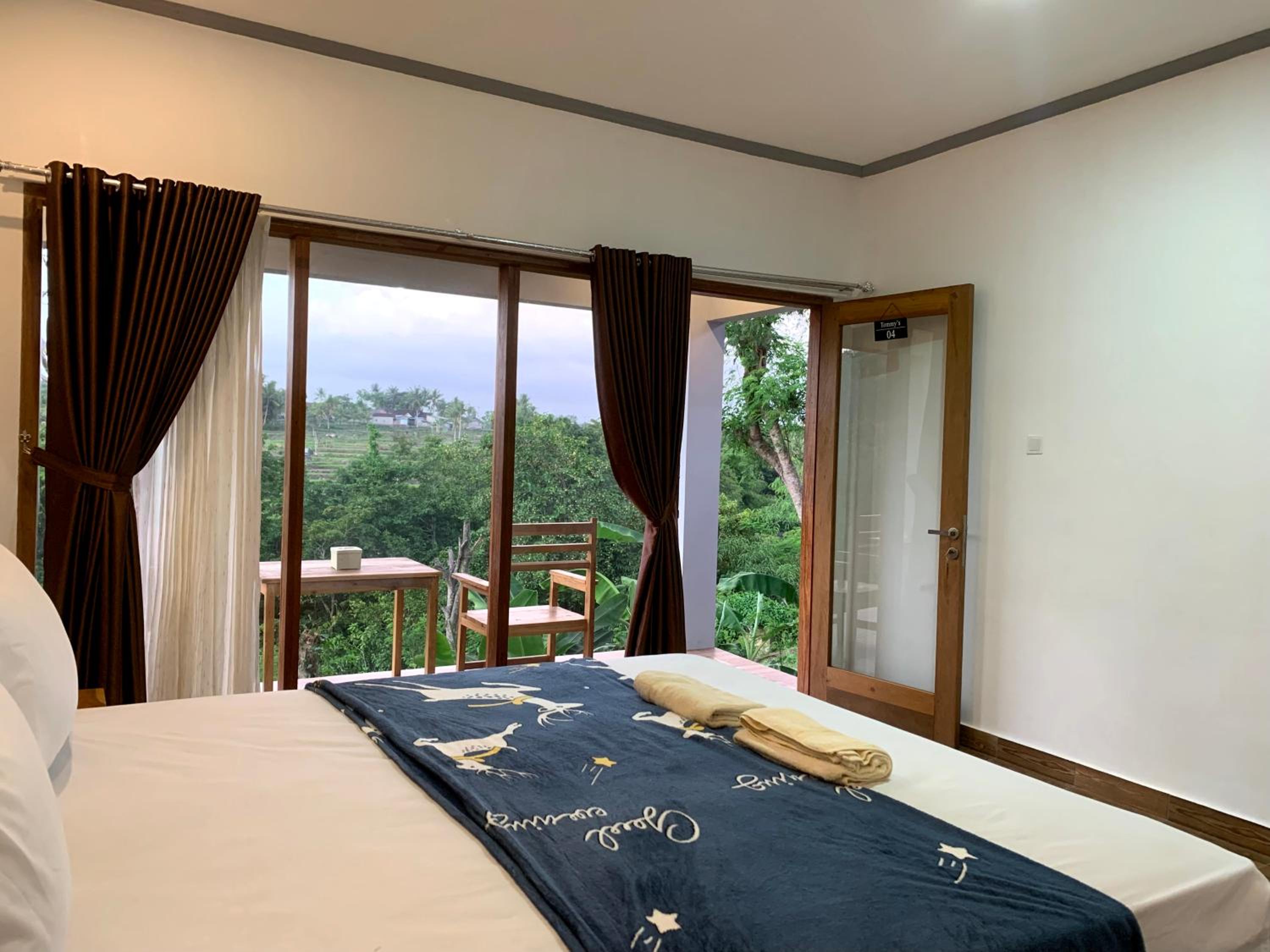 Bungalow with Garden View - Photo 5