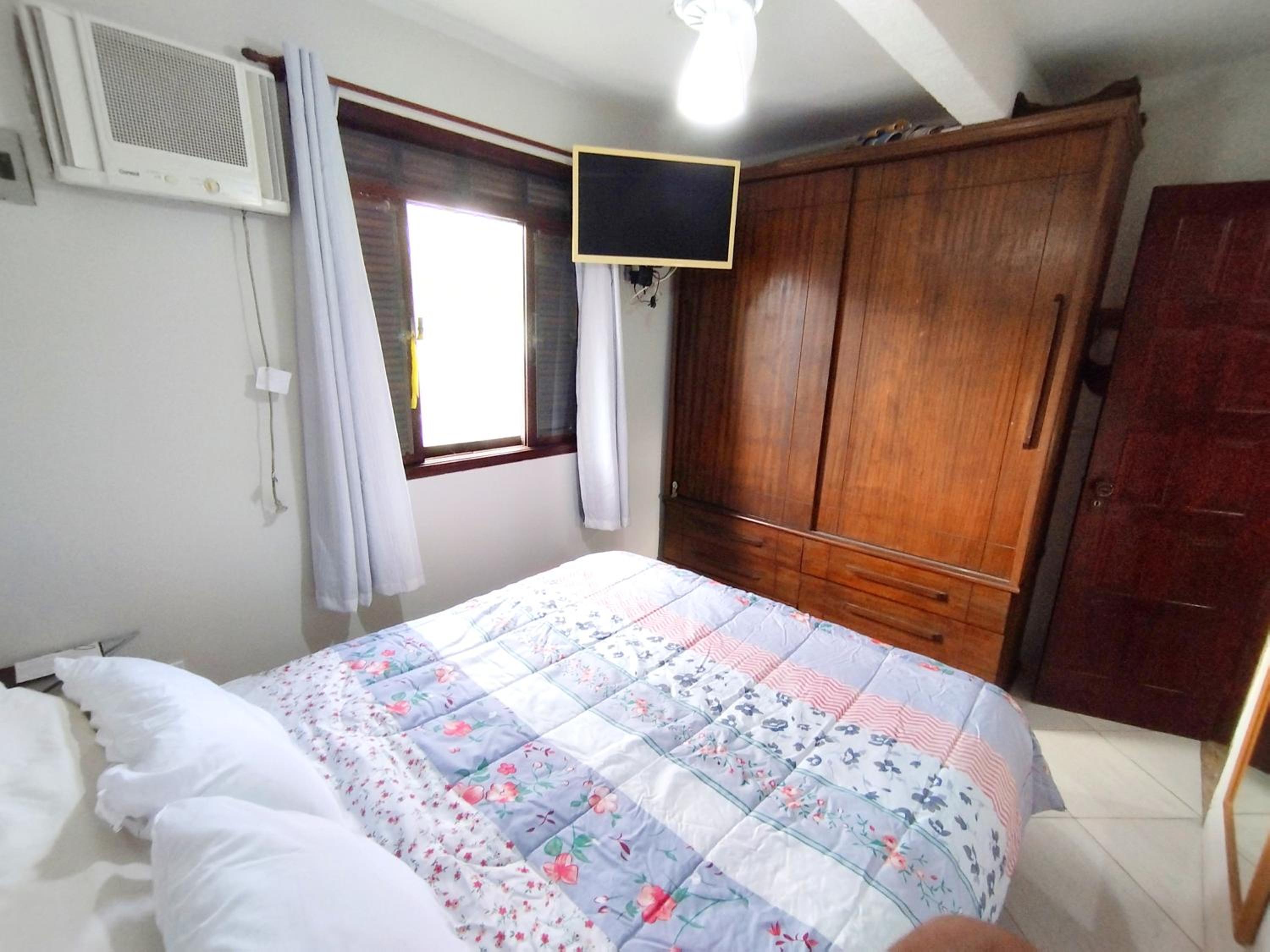 Two-Bedroom House photo 3