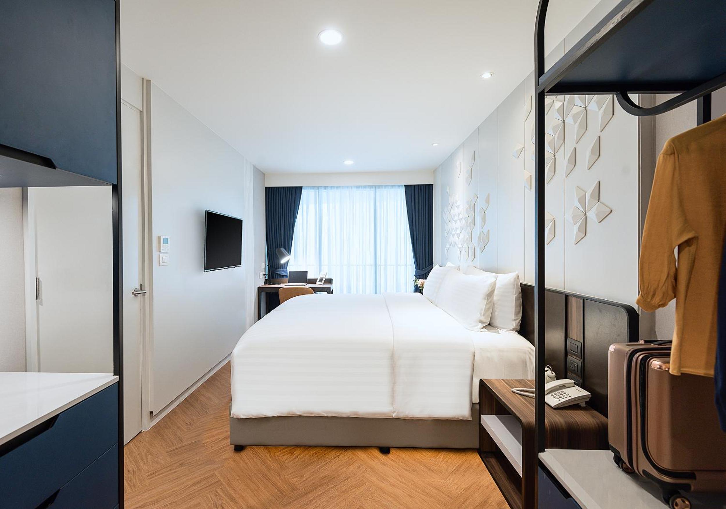 1-bedroom premium suite photo 1