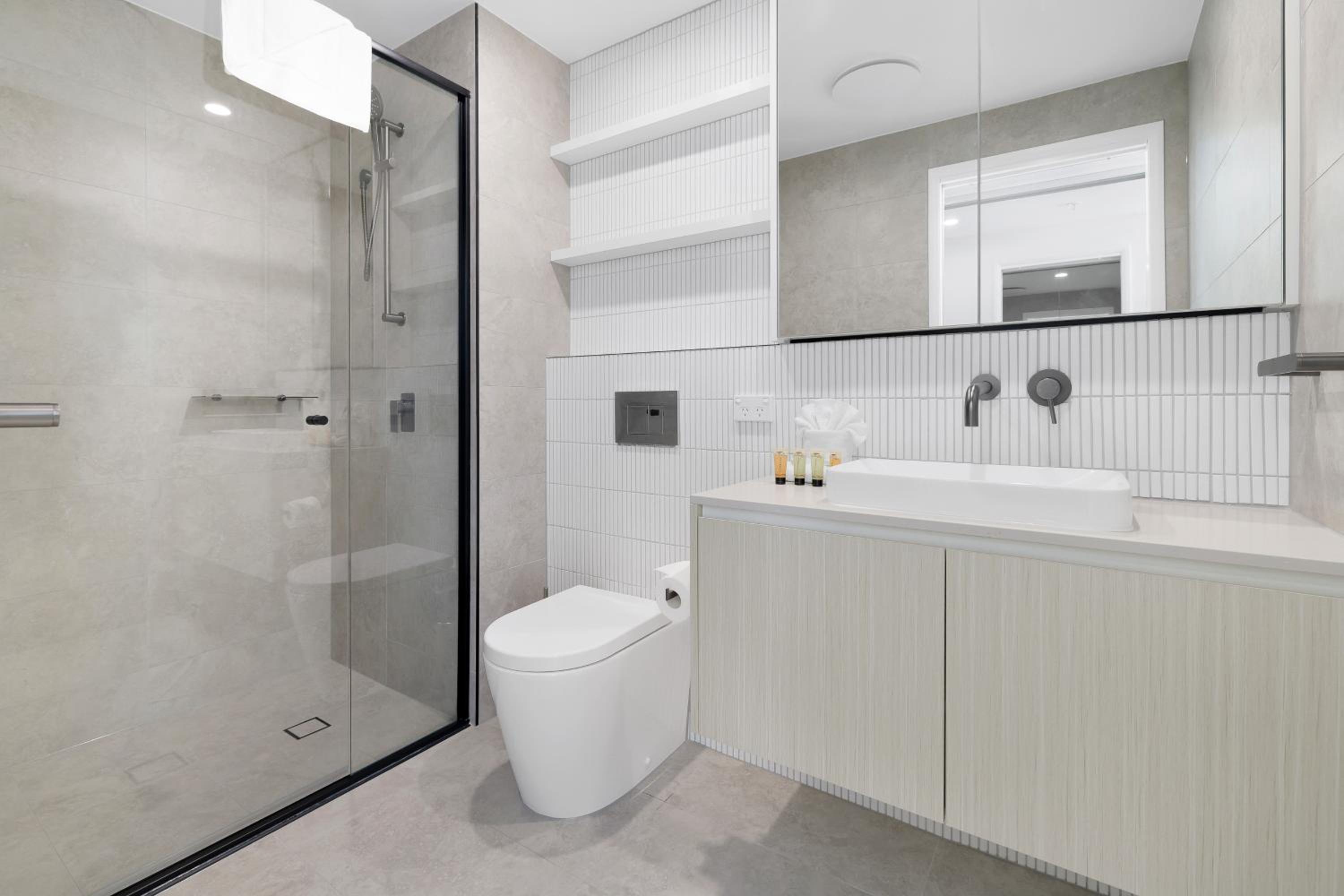 3 Bedroom Collection Apartment - Photo 15