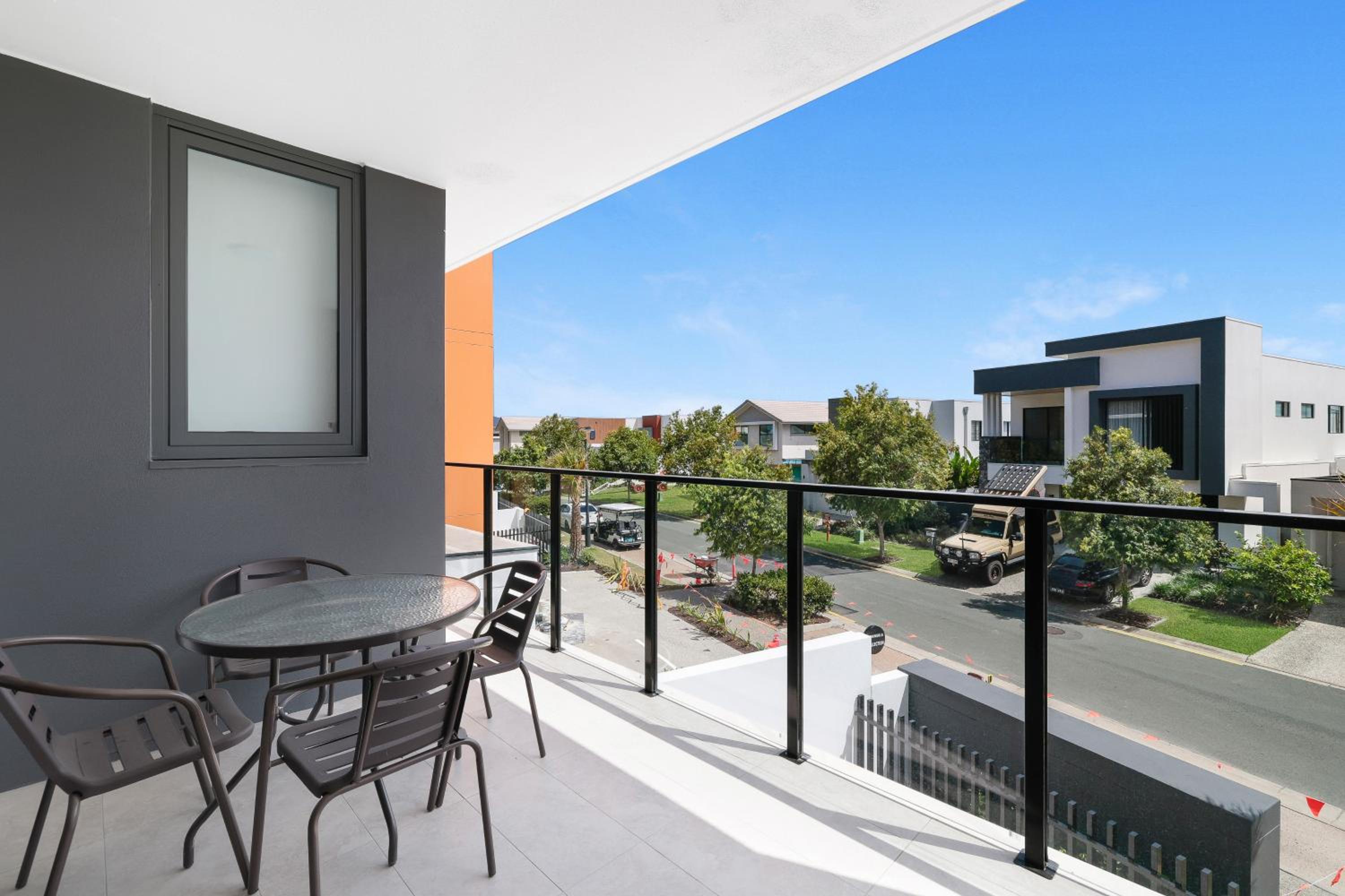 3 Bedroom Collection Apartment - Photo 5