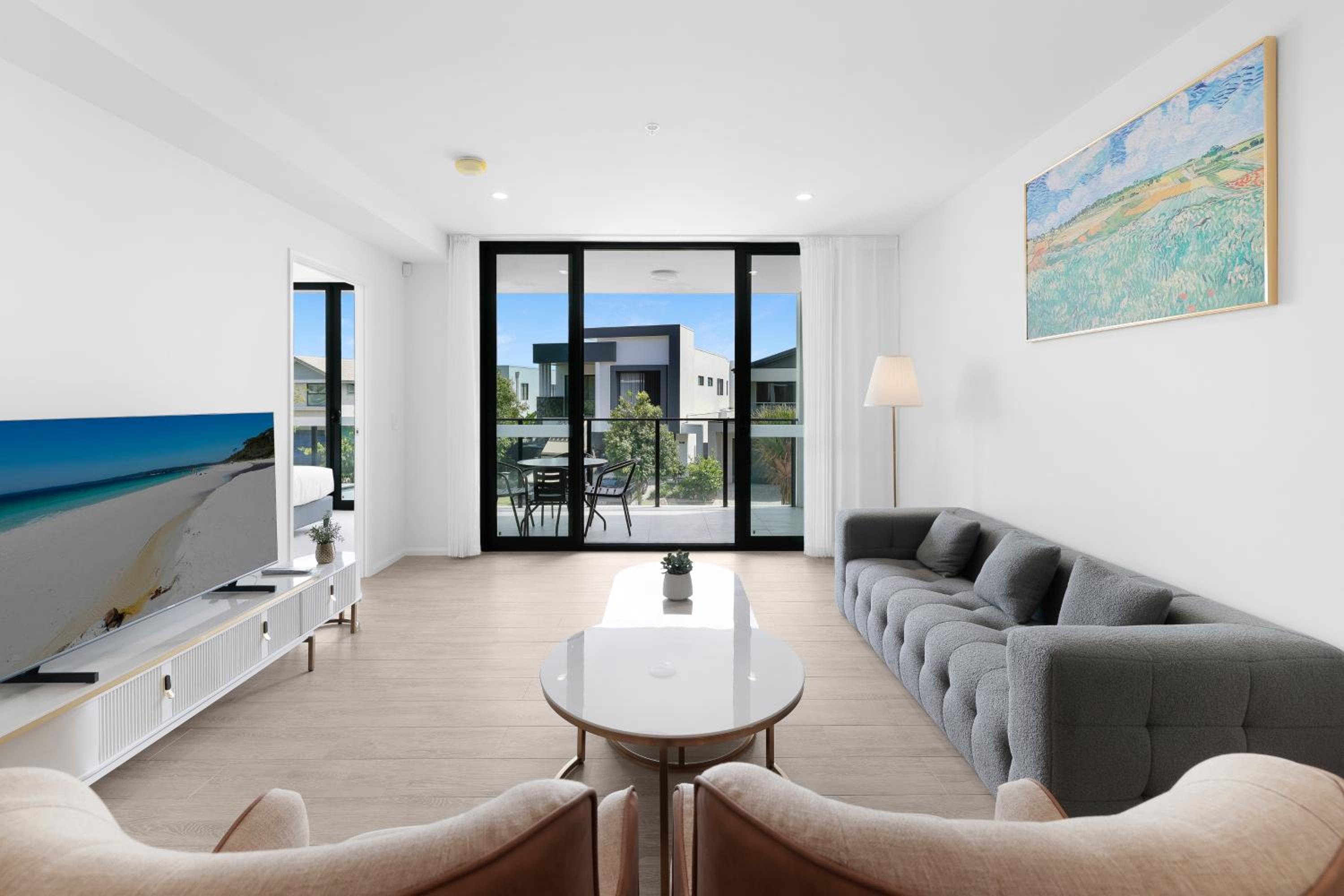 3 Bedroom Collection Apartment - Photo 1