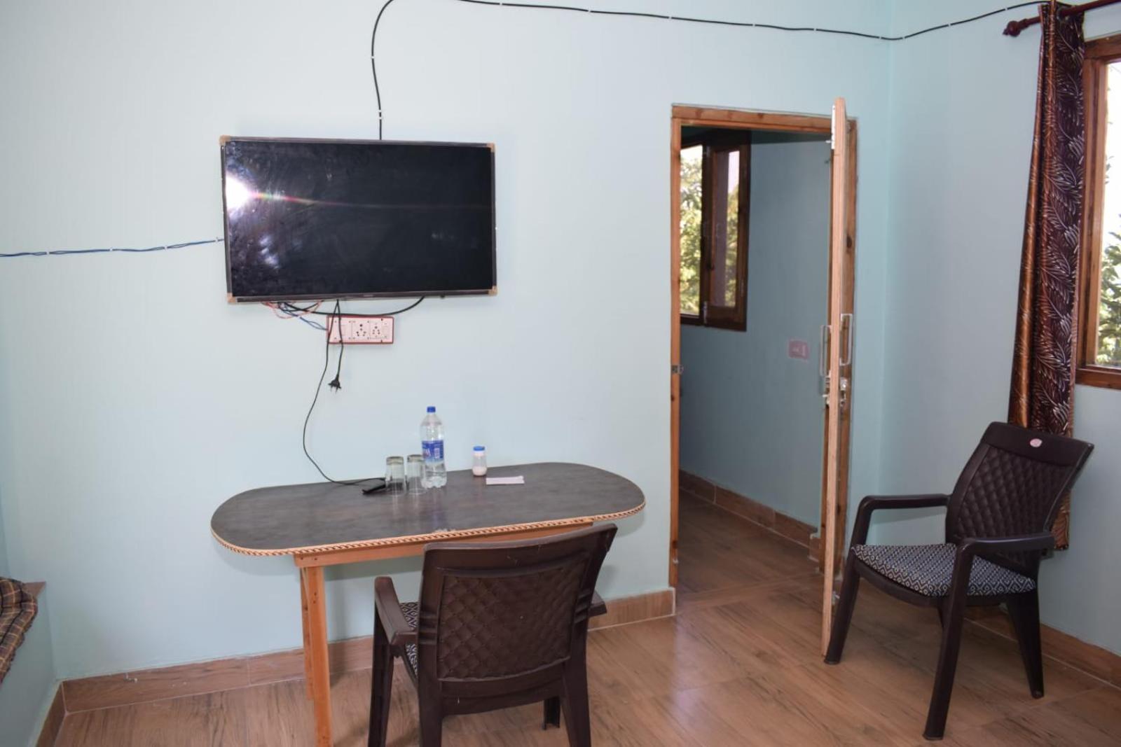 Two-Bedroom House photo 3