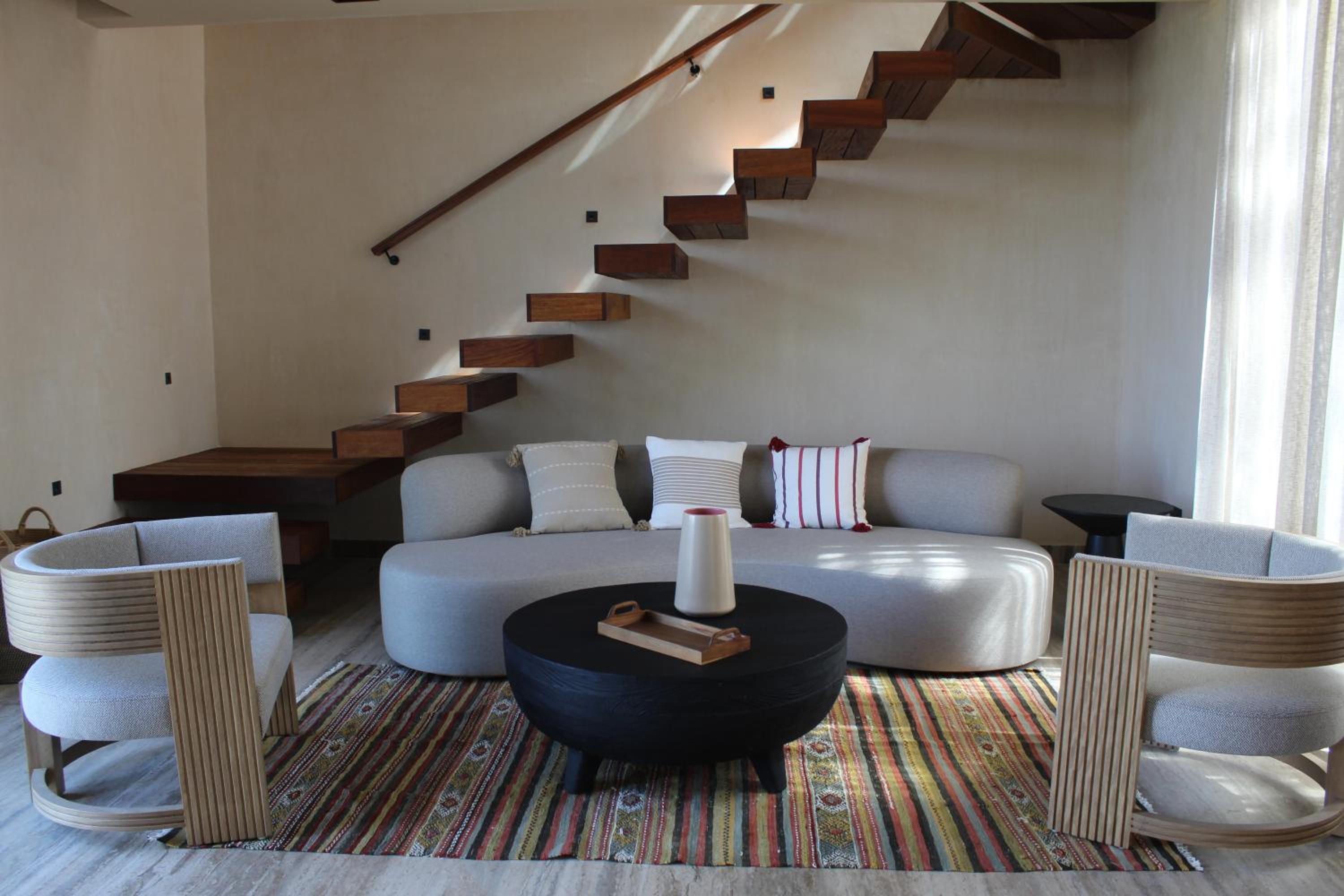 Two-Bedroom Apartment with Ocean View - Photo 1