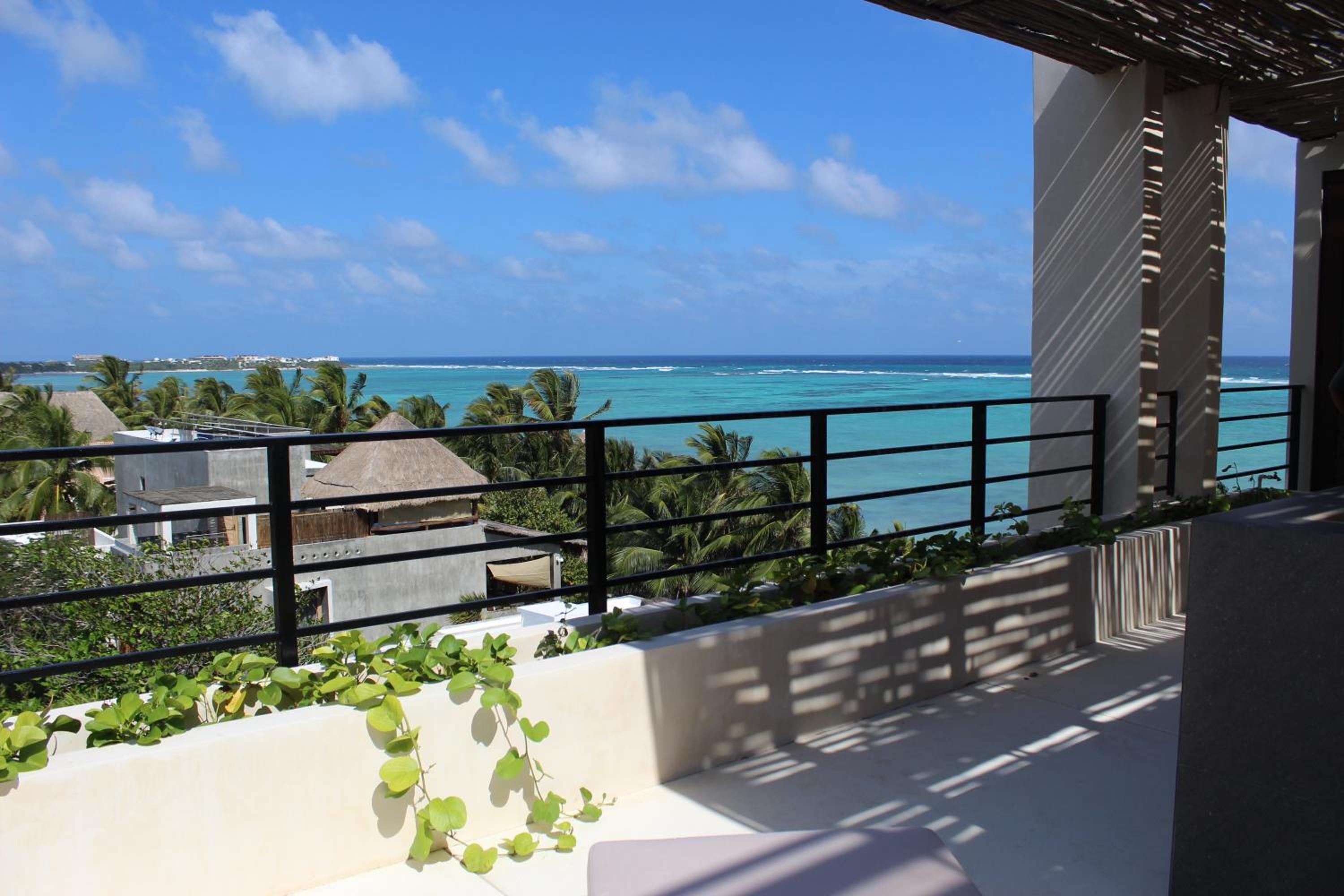 Two-Bedroom Apartment with Ocean View - Photo 6