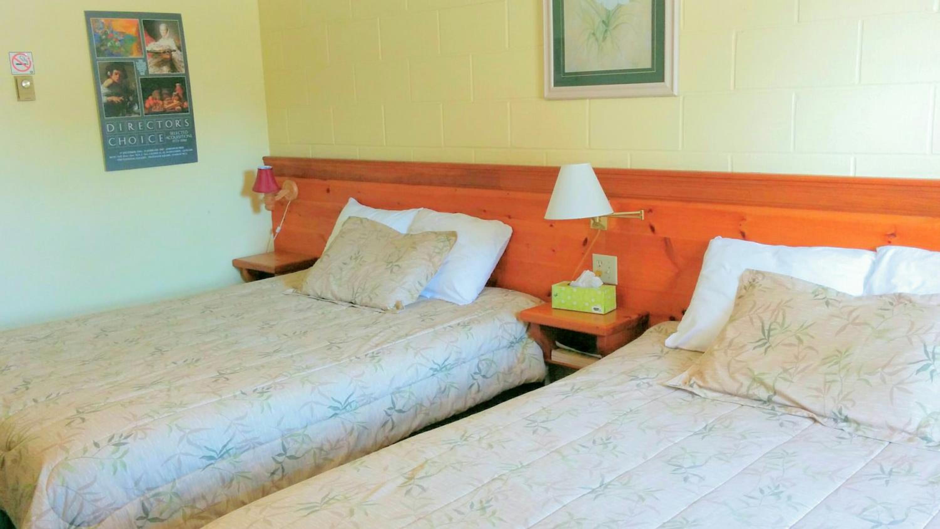 Queen Room photo 2