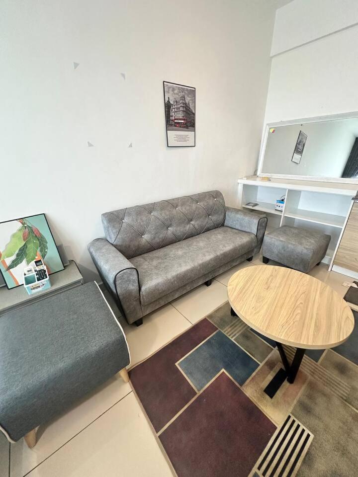 One-Bedroom Apartment photo 3