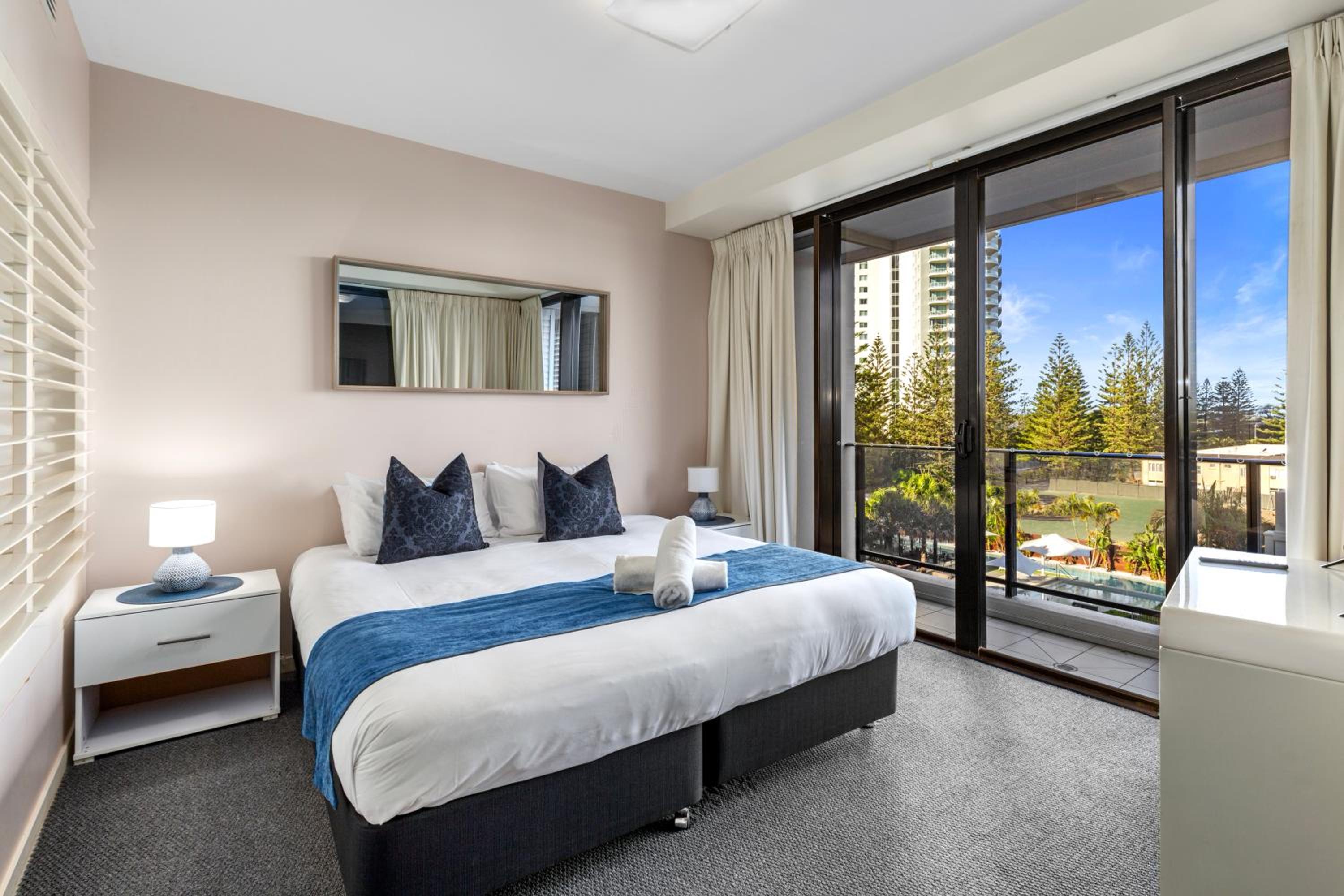 One-Bedroom Apartment with Garden View - Photo 7
