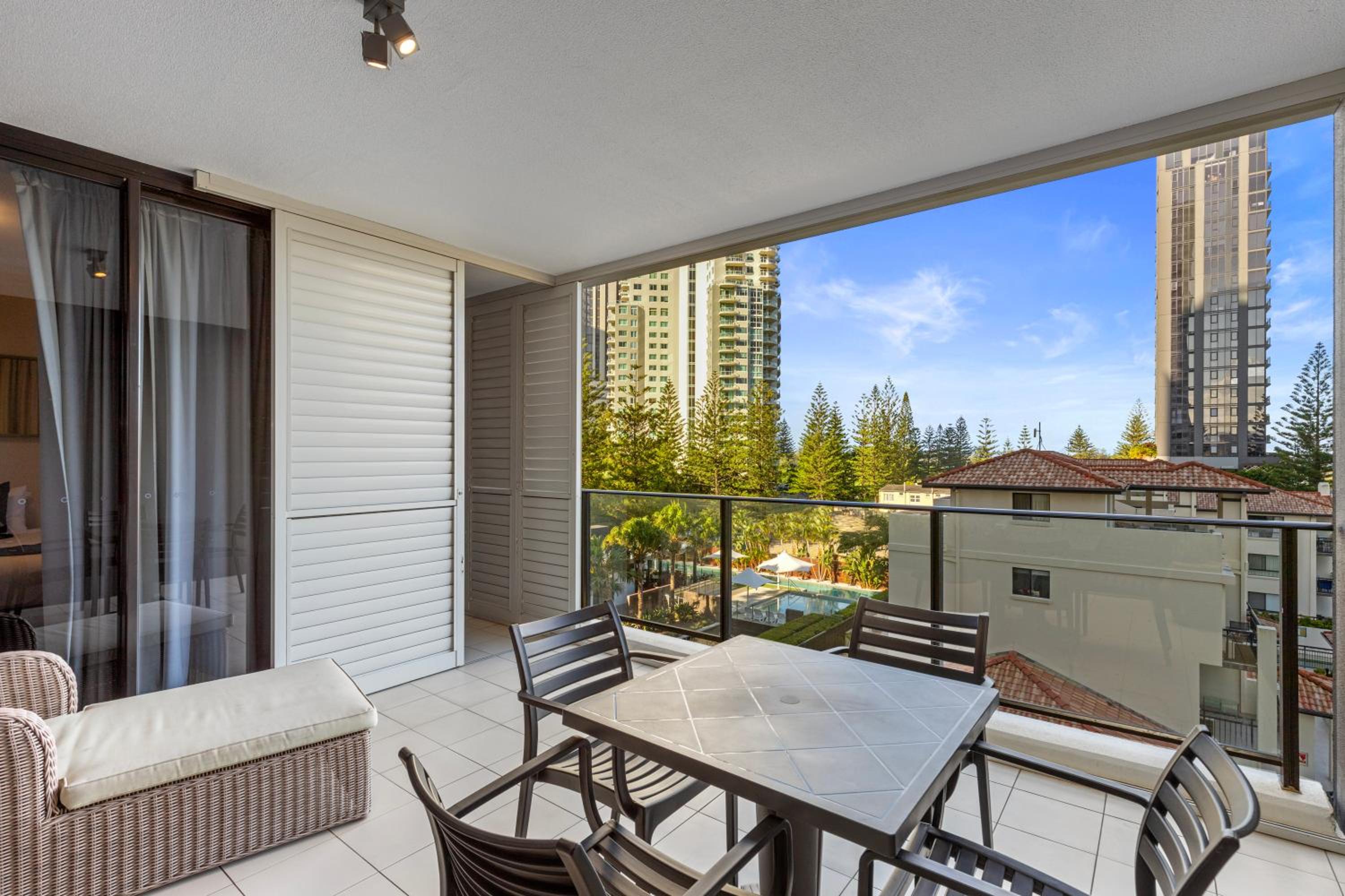 One-Bedroom Apartment with Garden View - Photo 4