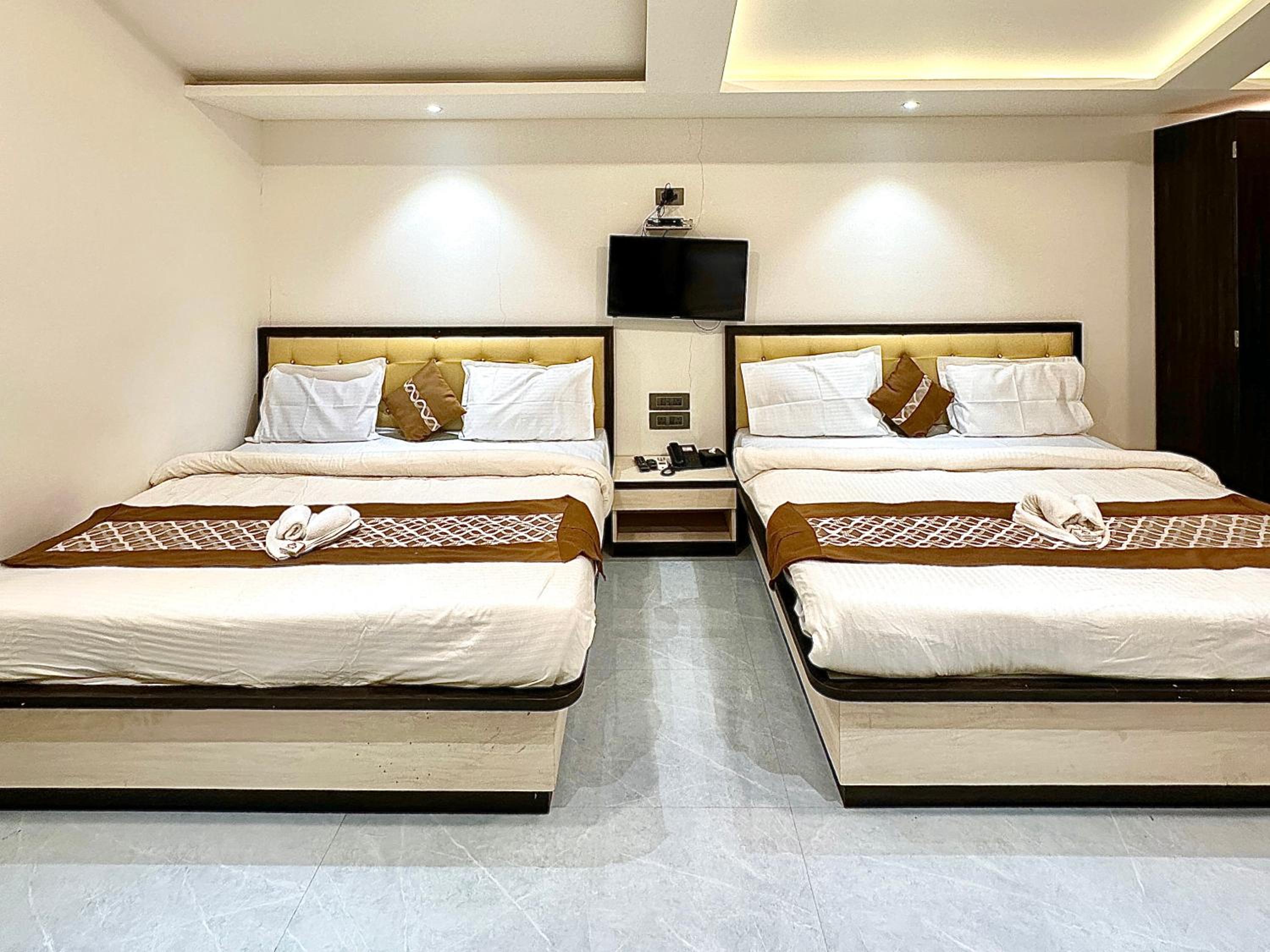Family Room With Garden View - Photo 3