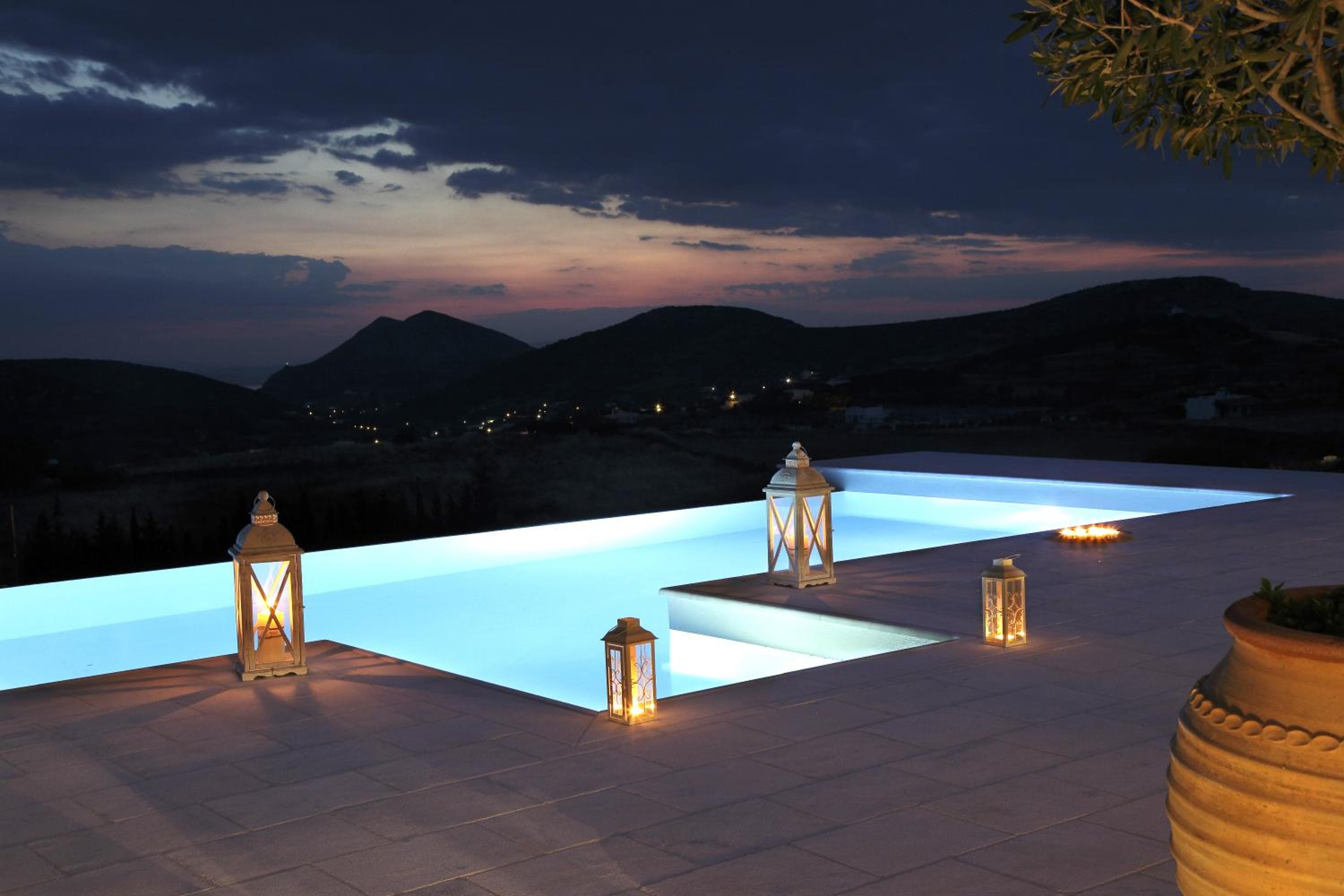 Three-Bedroom Villa with Private Pool photo 3