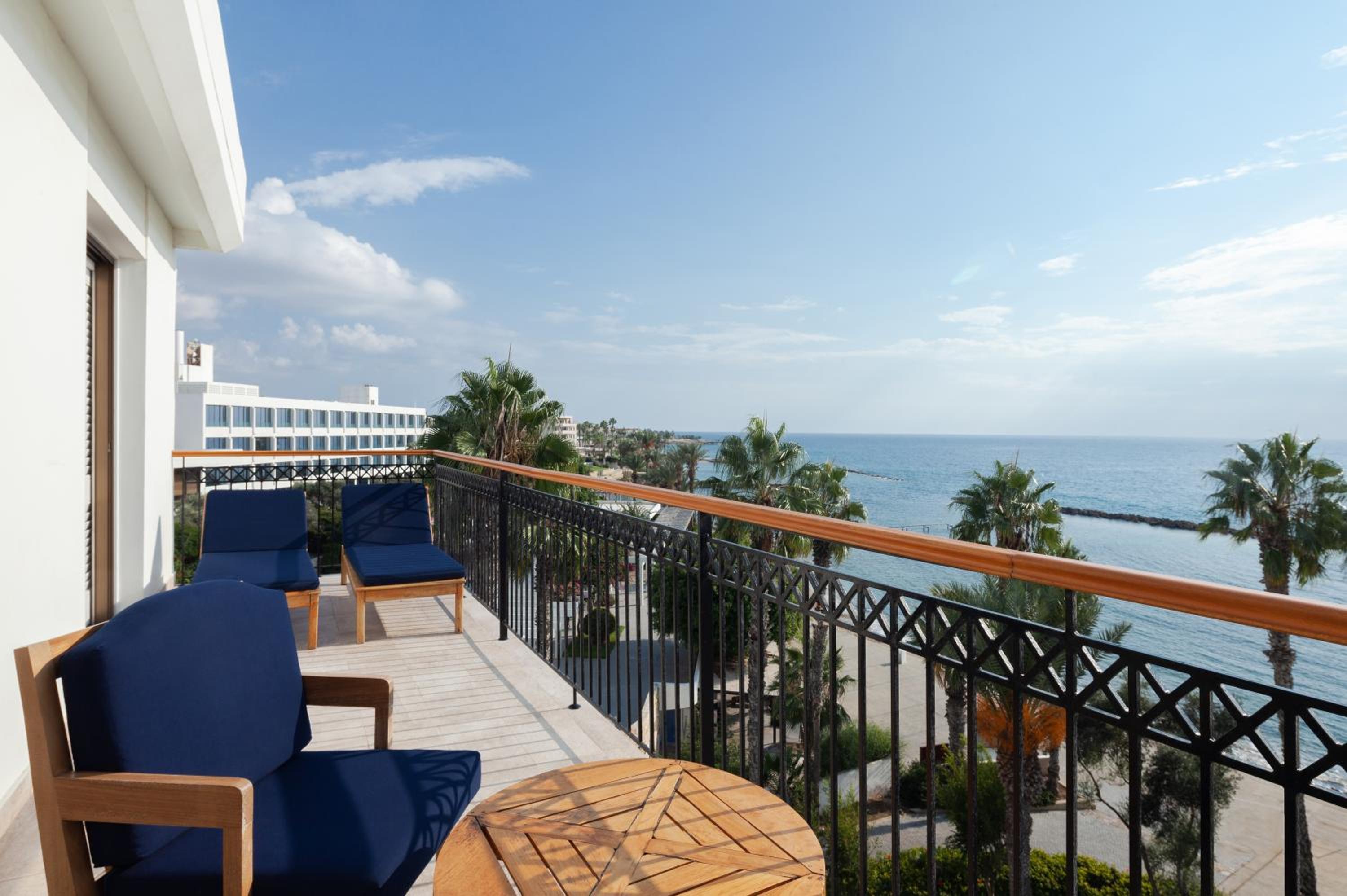 Balcony & Terrace