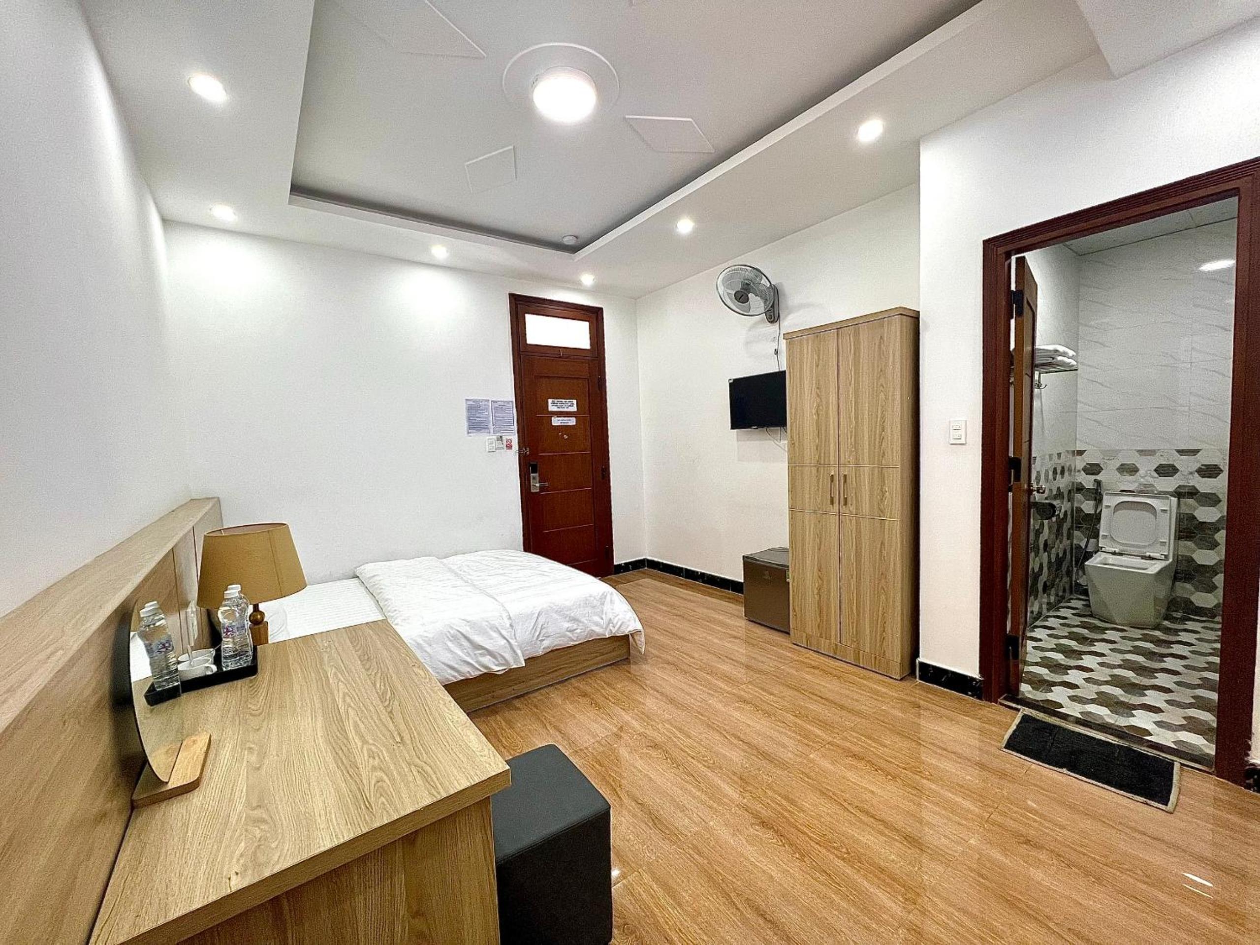 Double Room - Photo 5