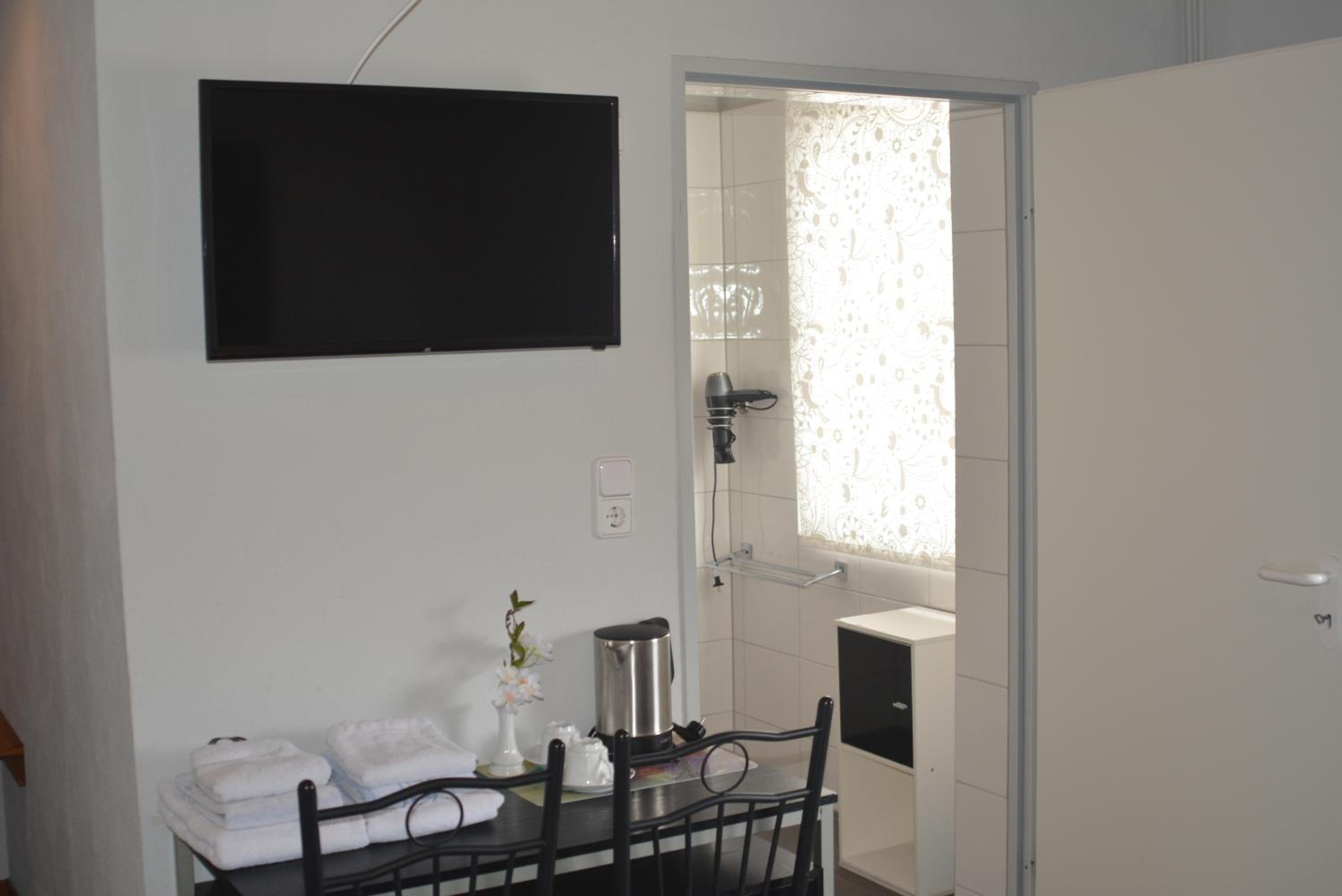 Double Room - Photo 11