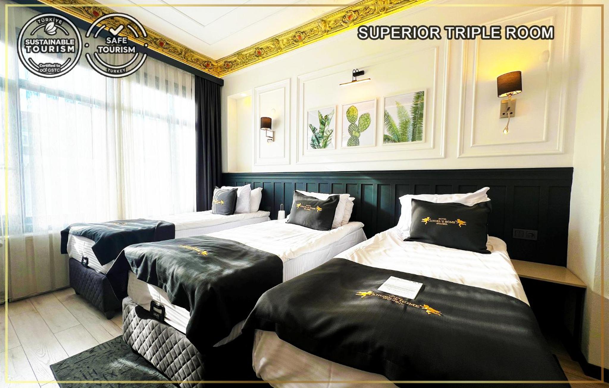 Superior Triple Room photo 3