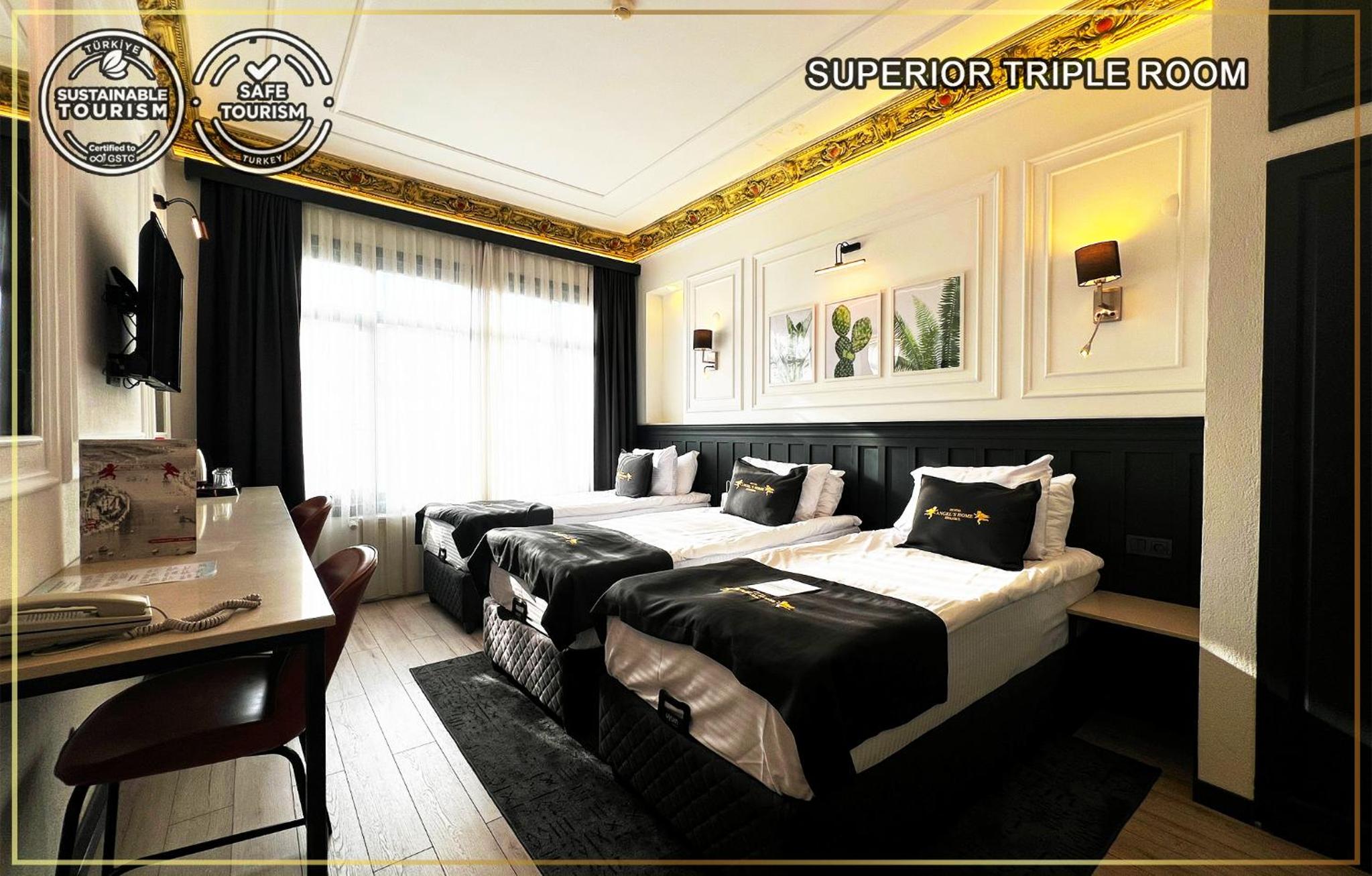 Superior Triple Room photo 2