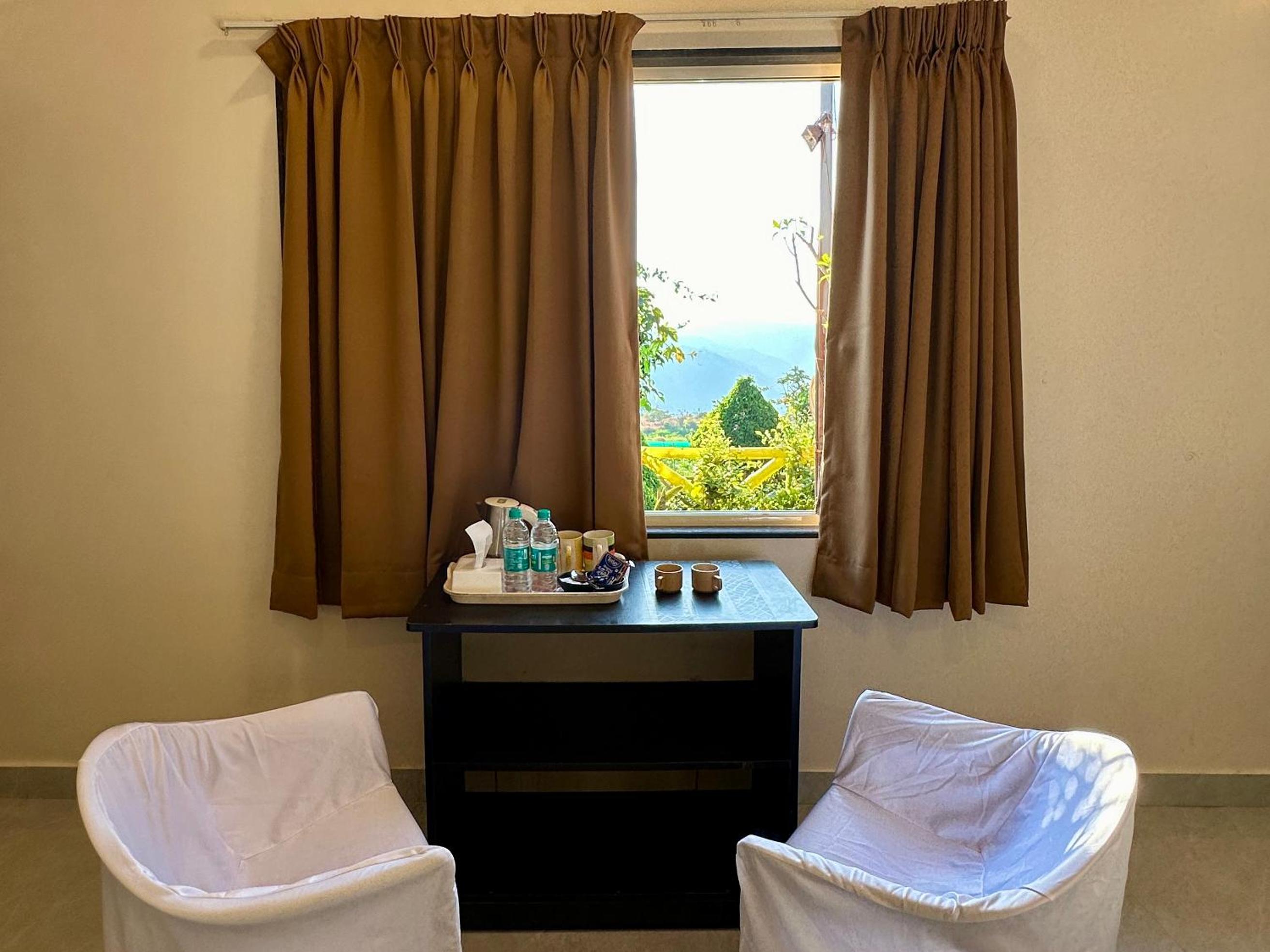 Suite - Photo 1