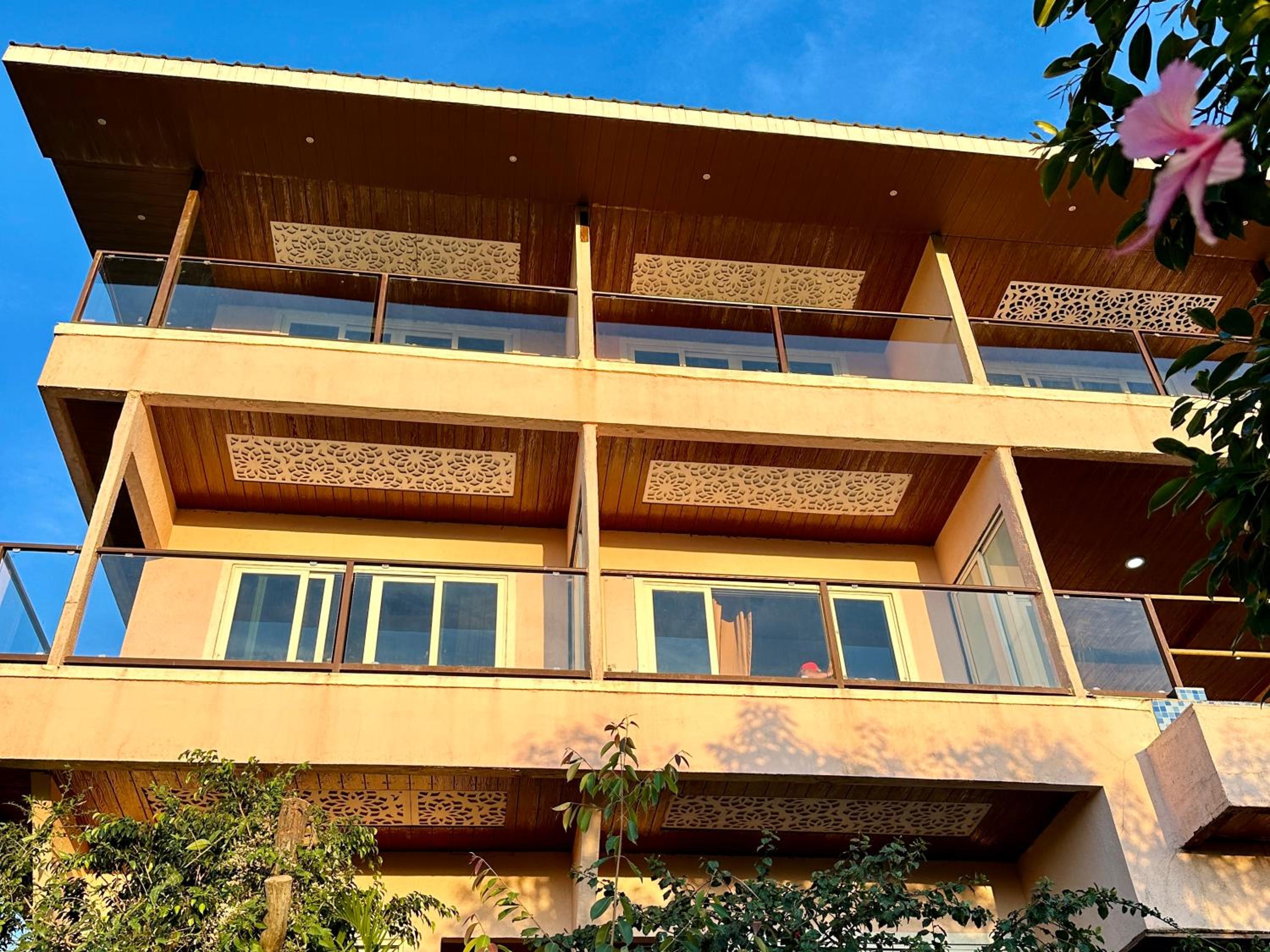 Suite - Photo 5