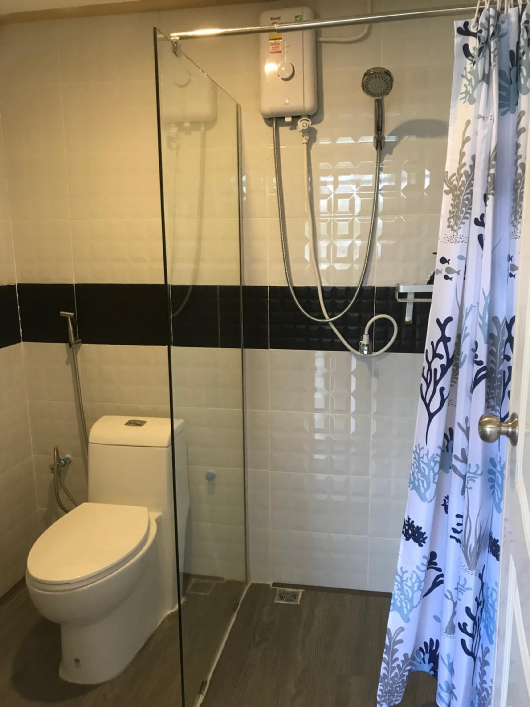 Double Room with Balcony - Photo 9