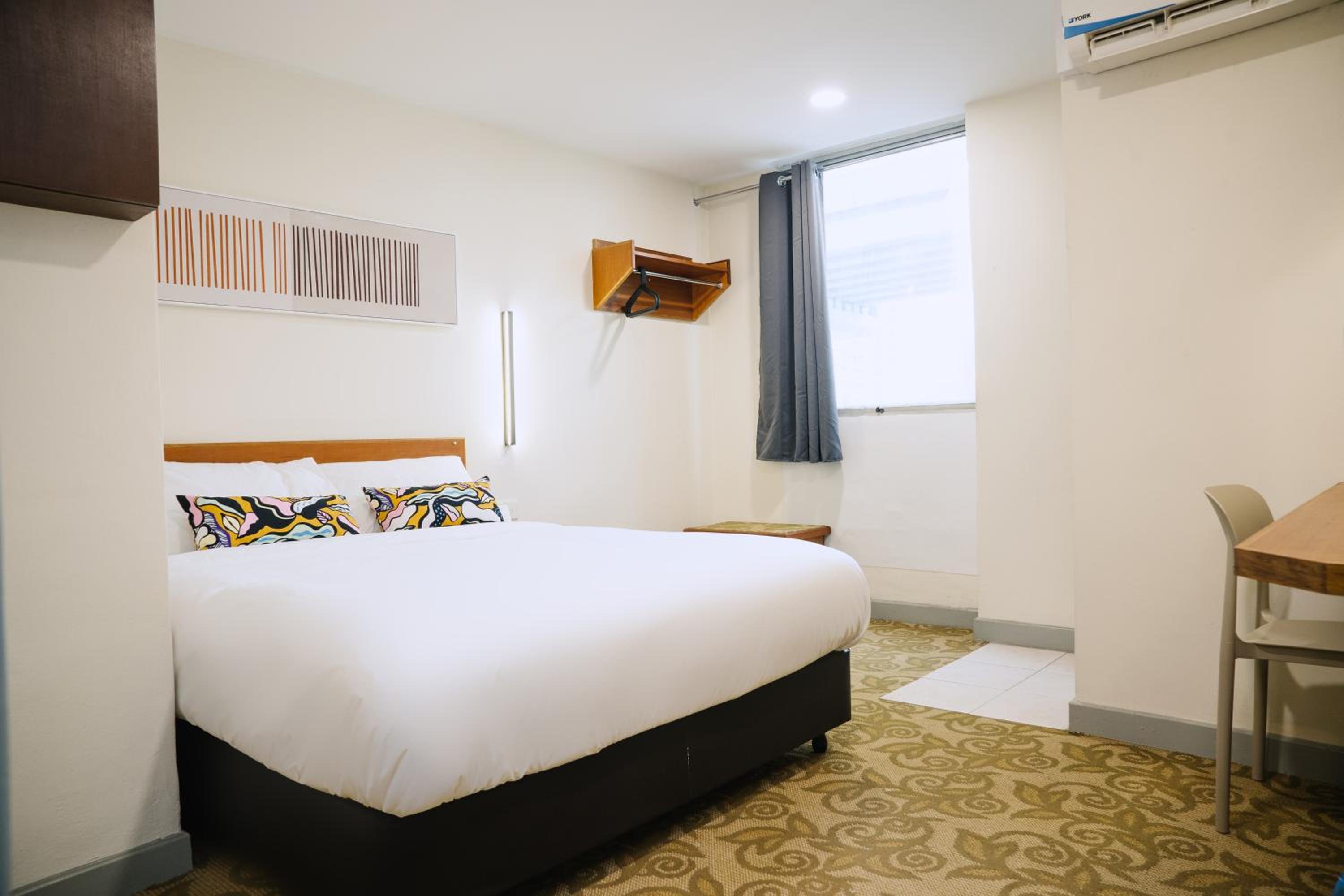 Standard Queen Room