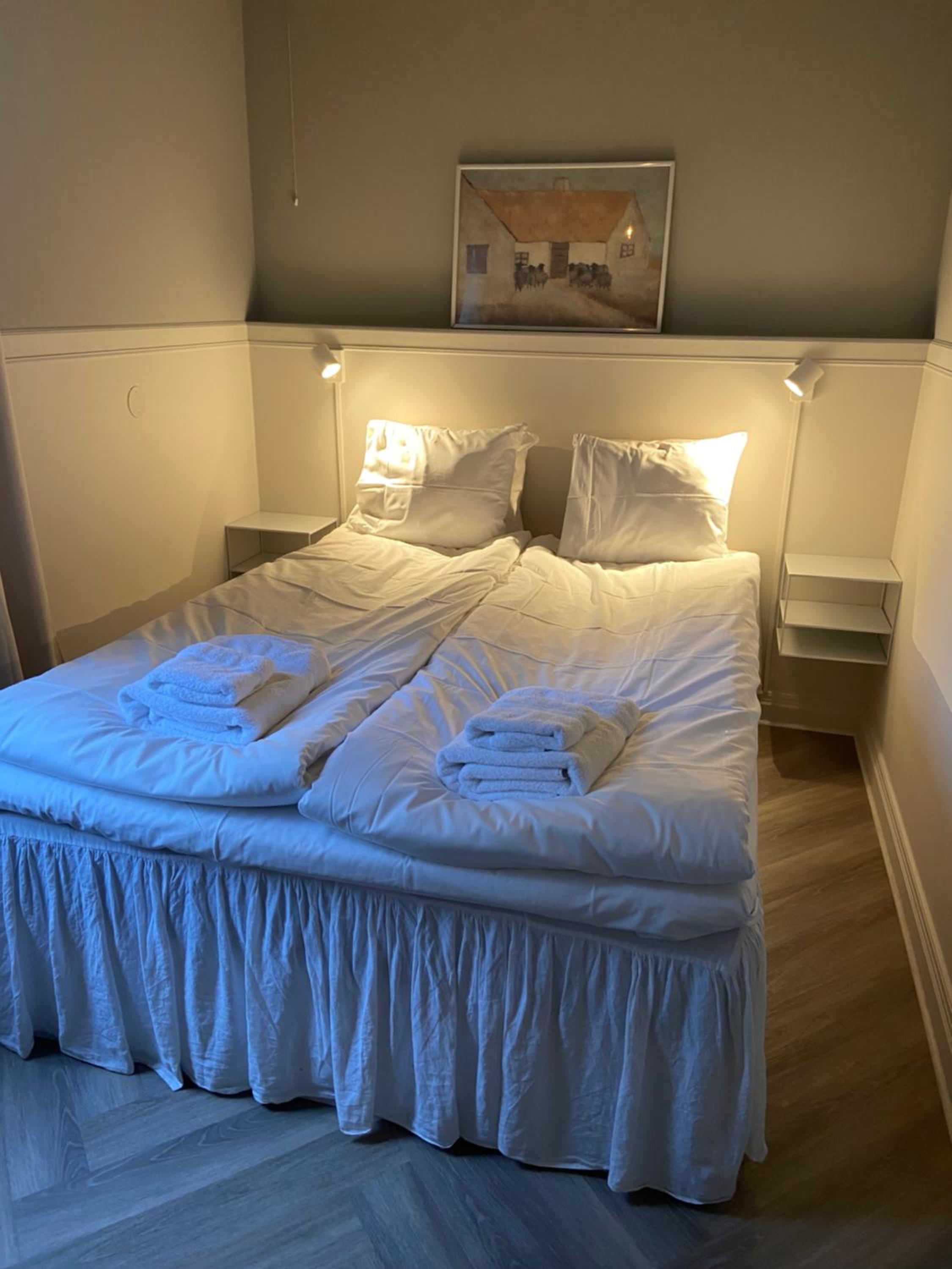 Economy Double Room With Shared Bathroom photo 2