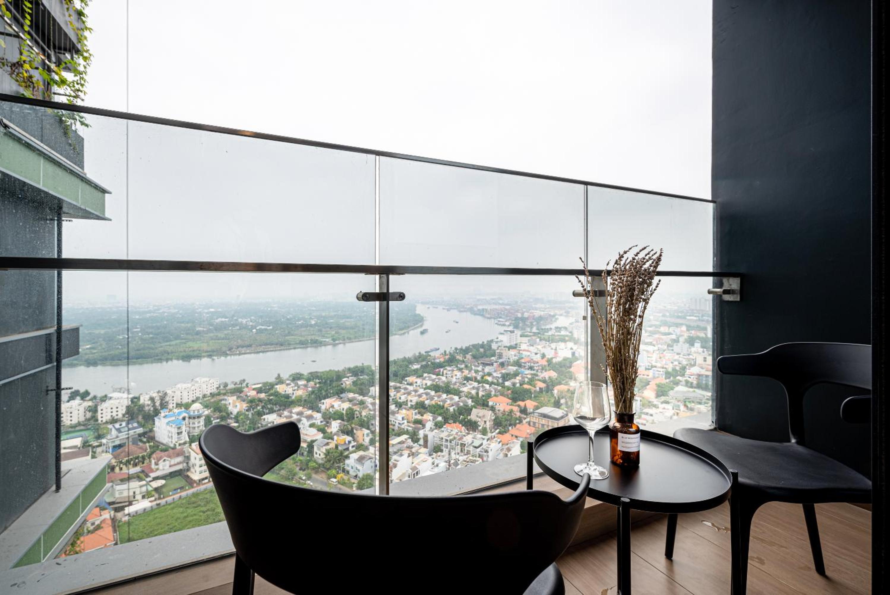 Apartment with Lake View photo 2