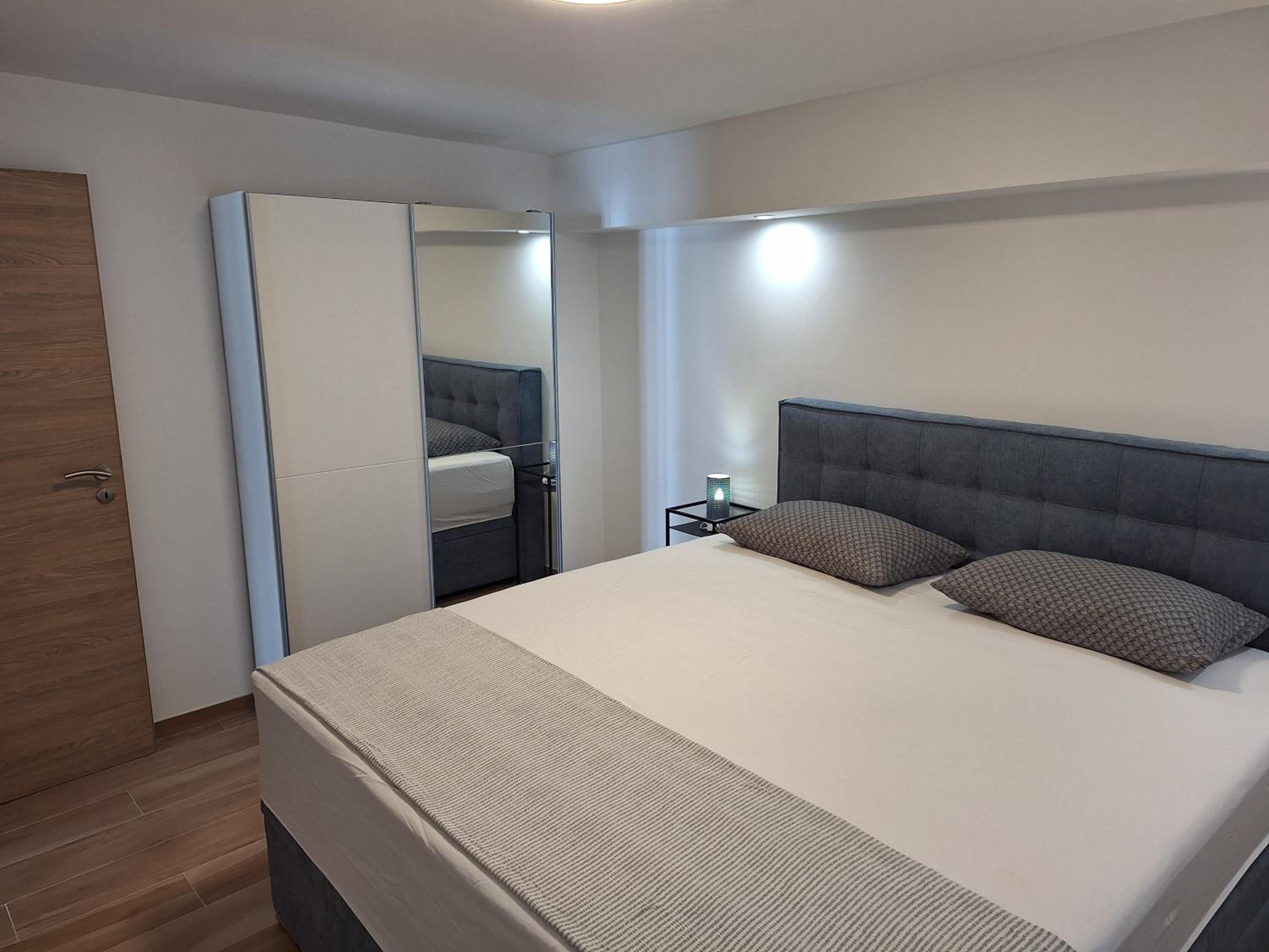 One-Bedroom Apartment photo 3