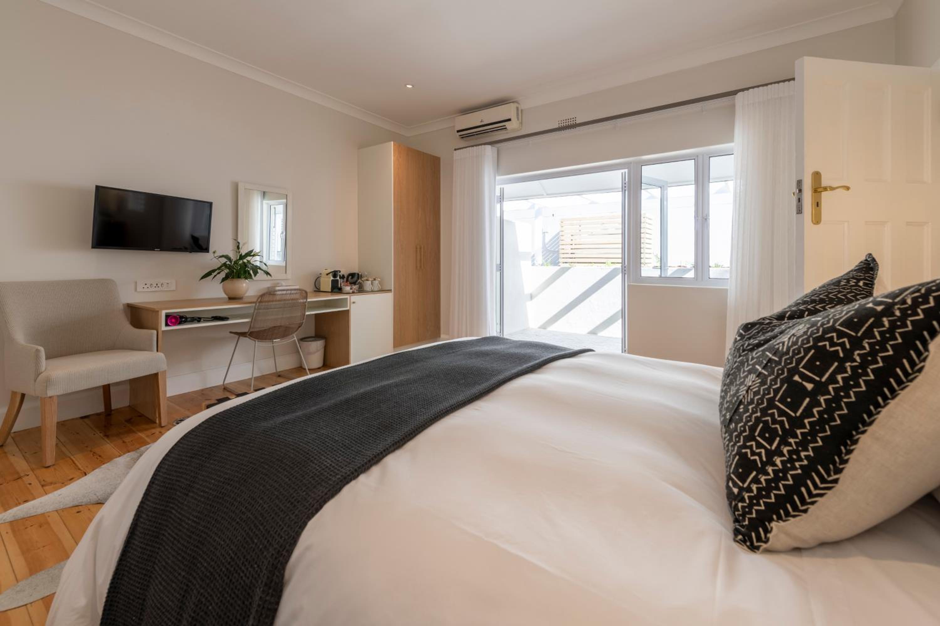  Double Room - Photo 10