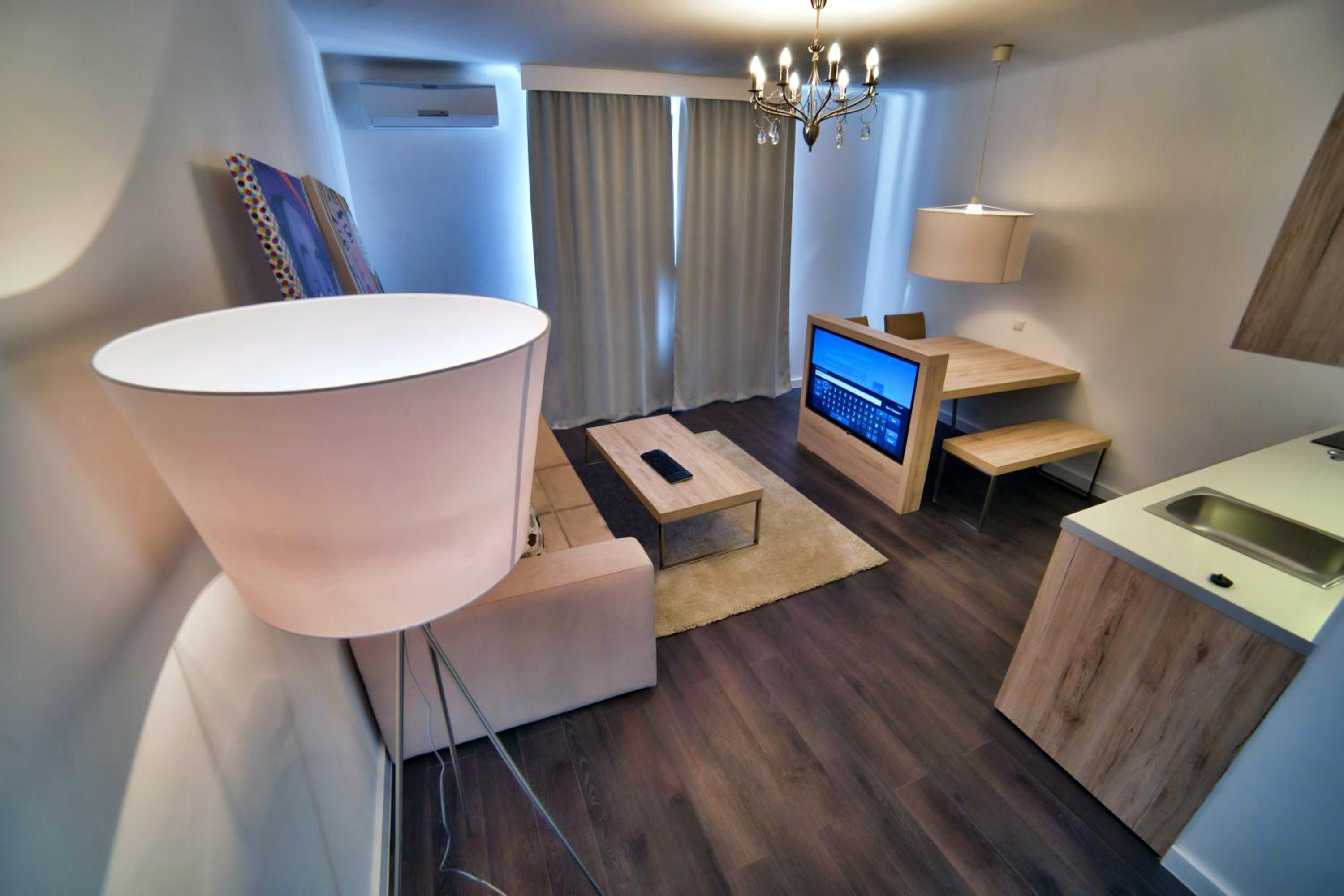 Classic Apartment with Twin Beds - Photo 17